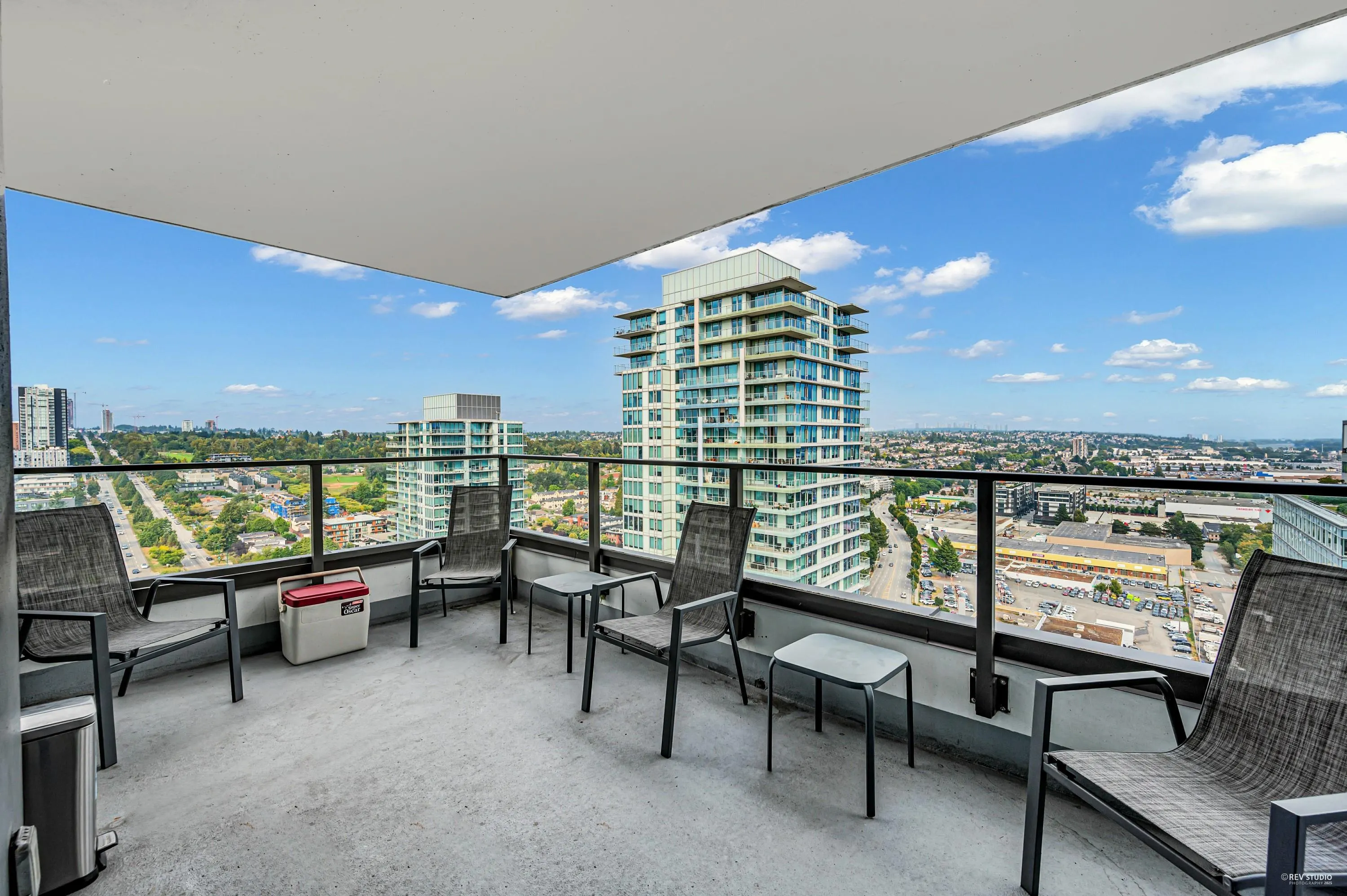 2504 8189 Cambie Street