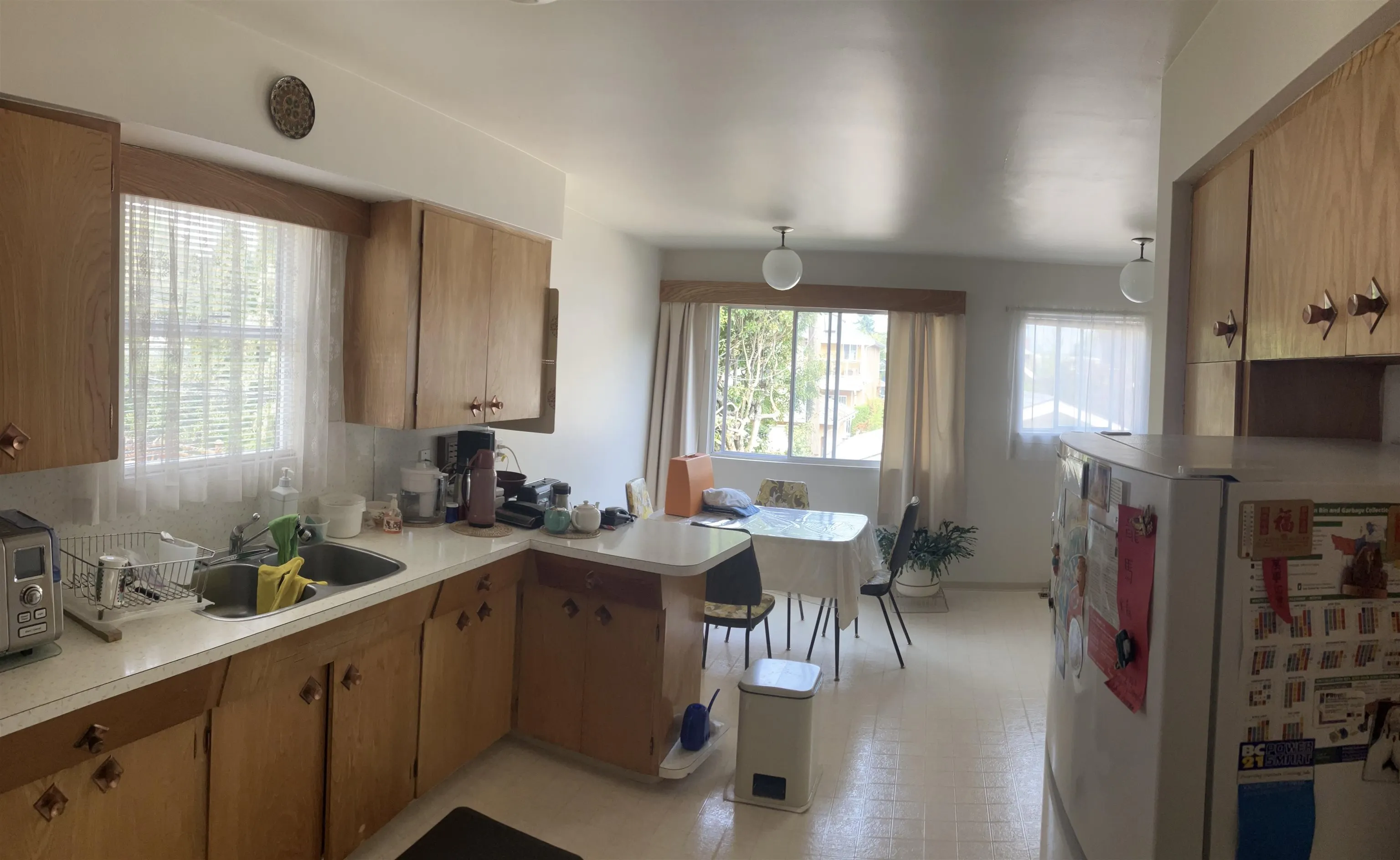 3527 W King Edward Avenue