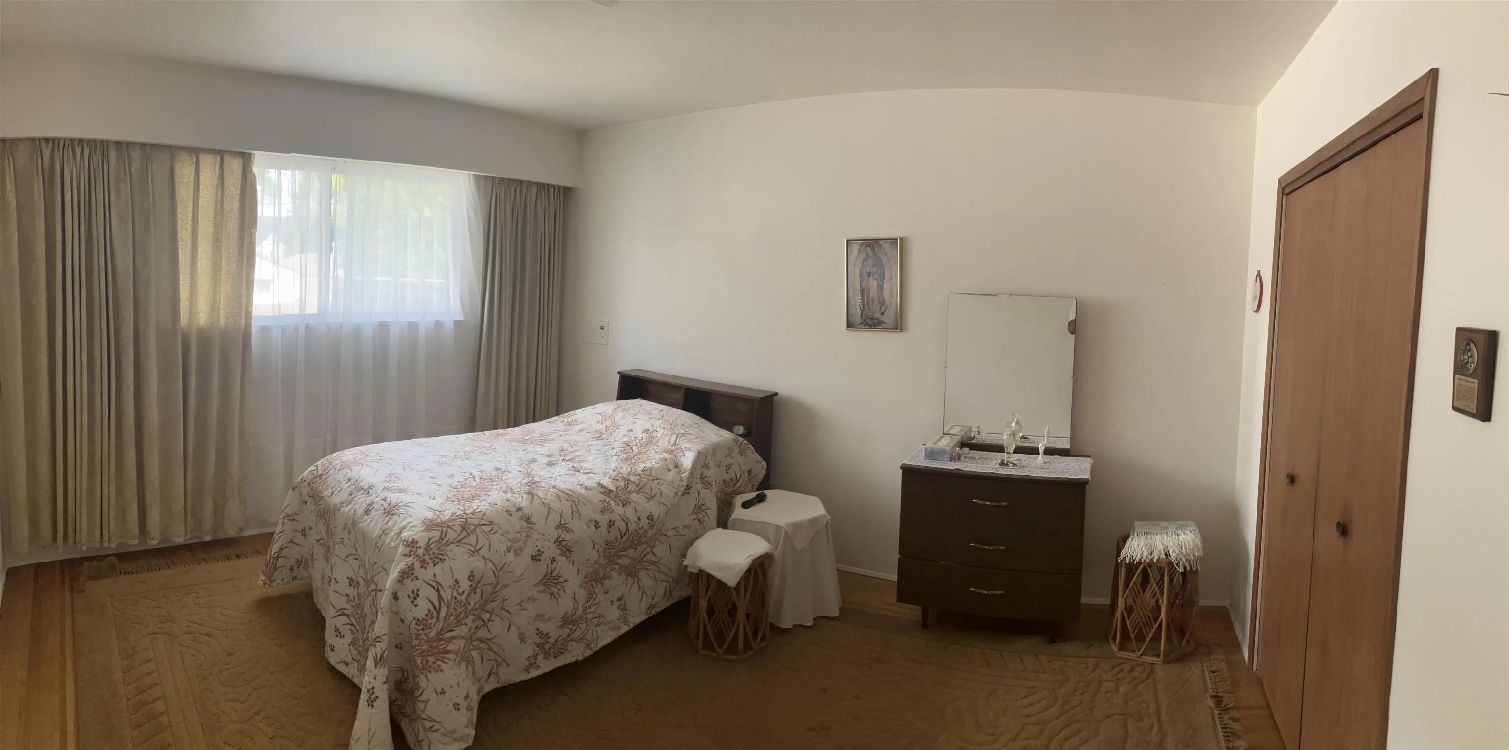 3527 W King Edward Avenue