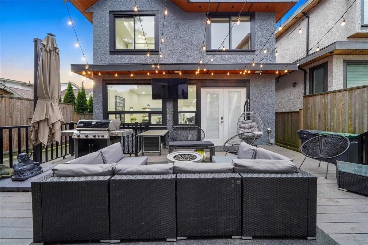 1041 Stewart Avenue