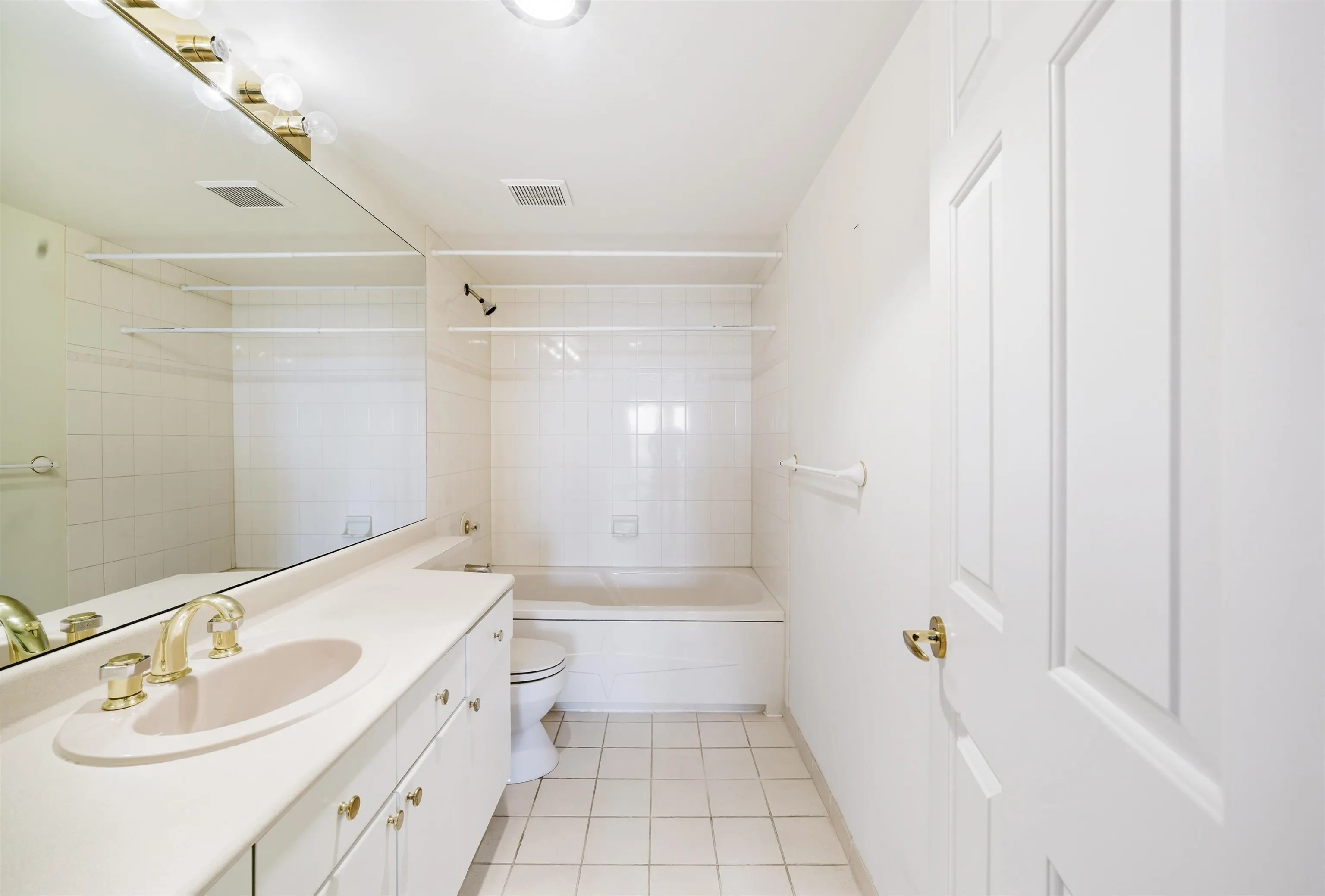 1004 15038 101 Avenue