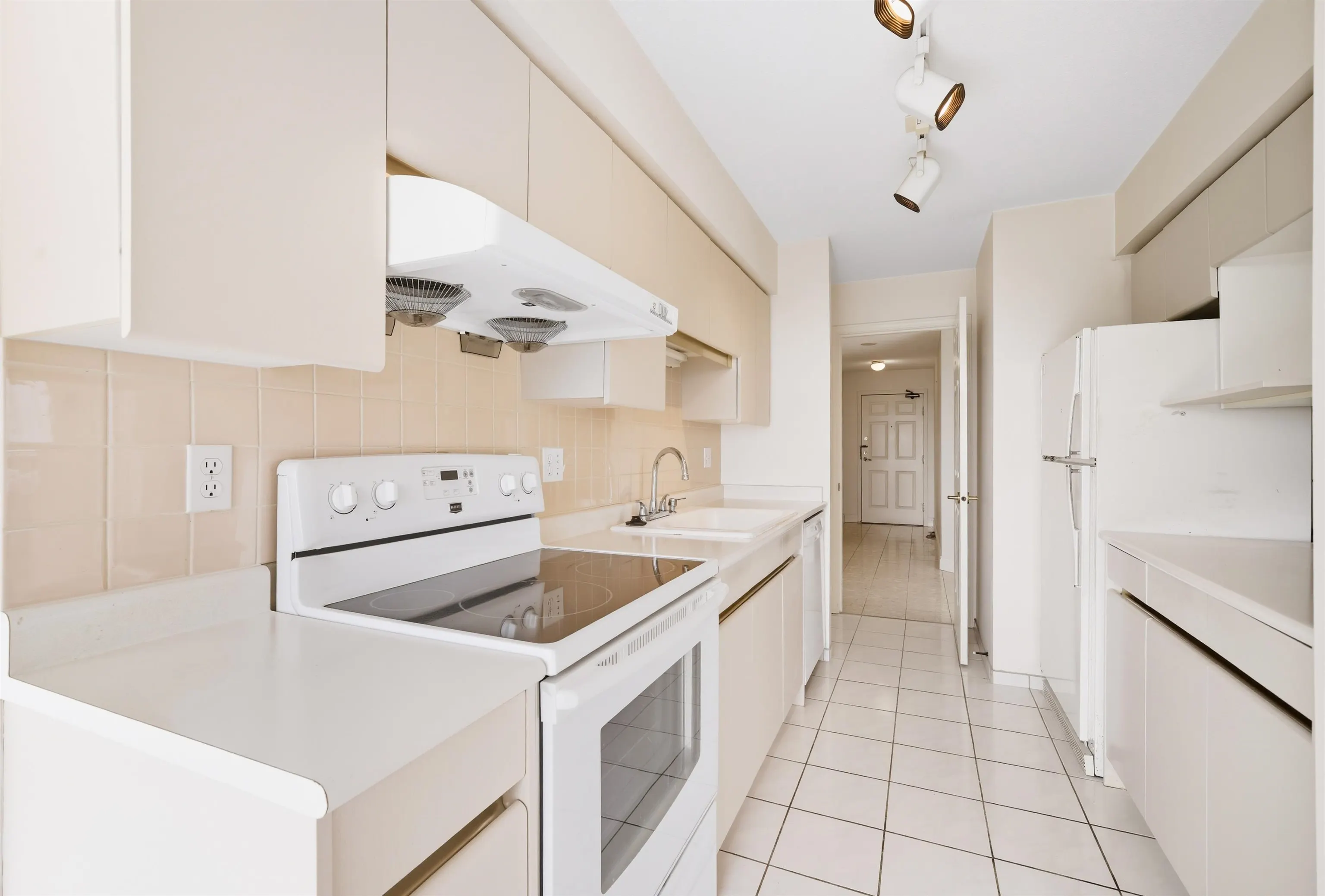 1004 15038 101 Avenue