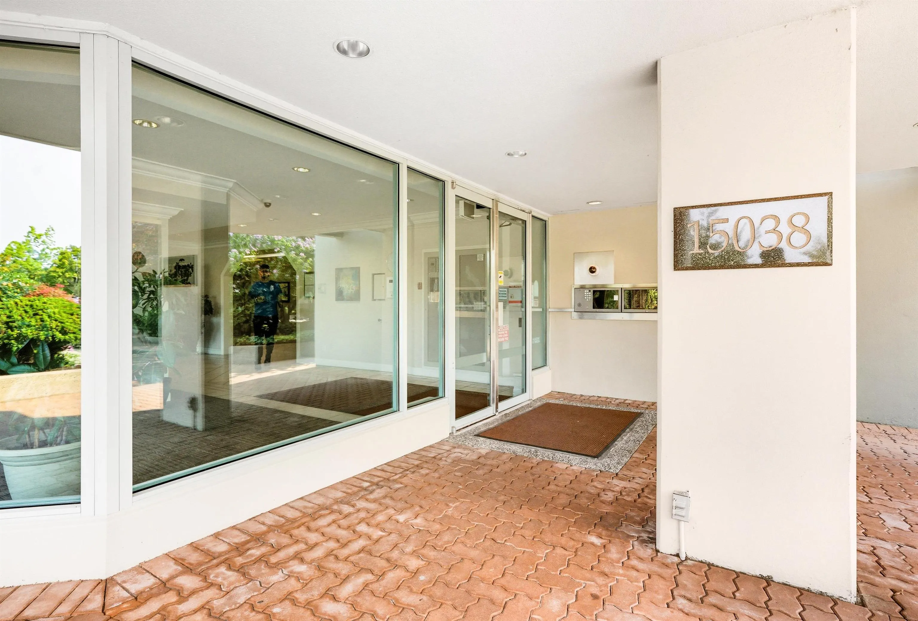 1004 15038 101 Avenue