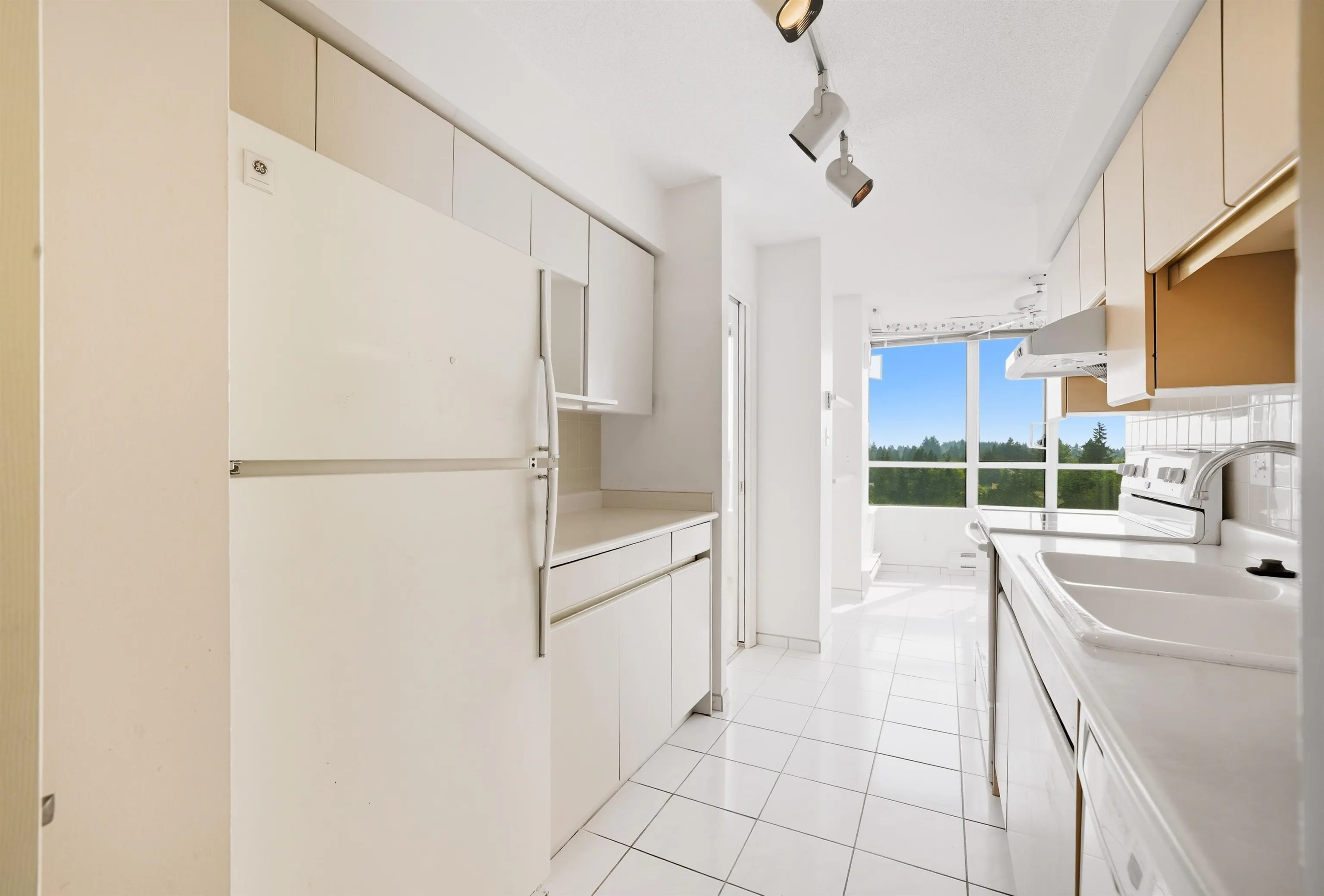 1004 15038 101 Avenue
