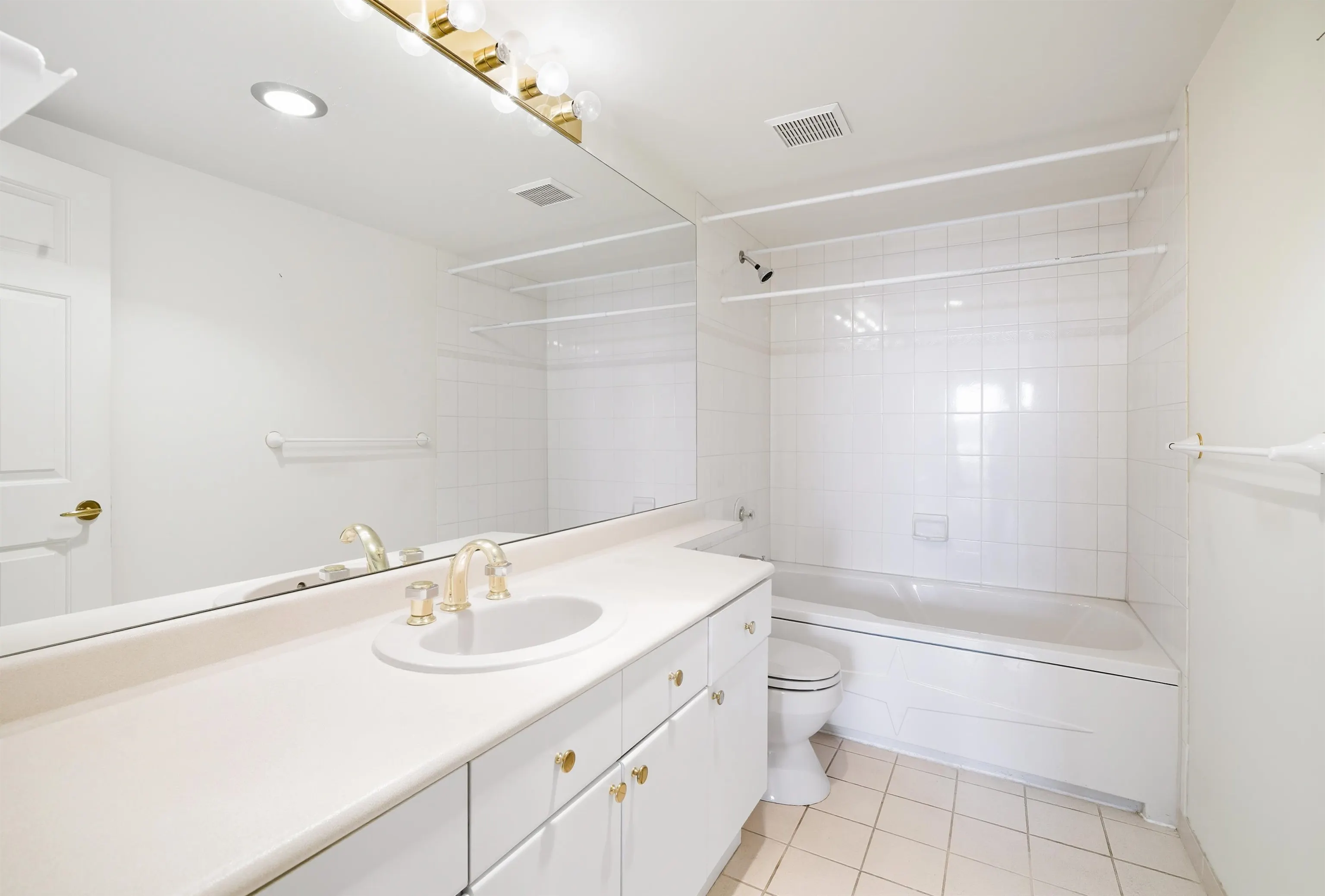 1004 15038 101 Avenue