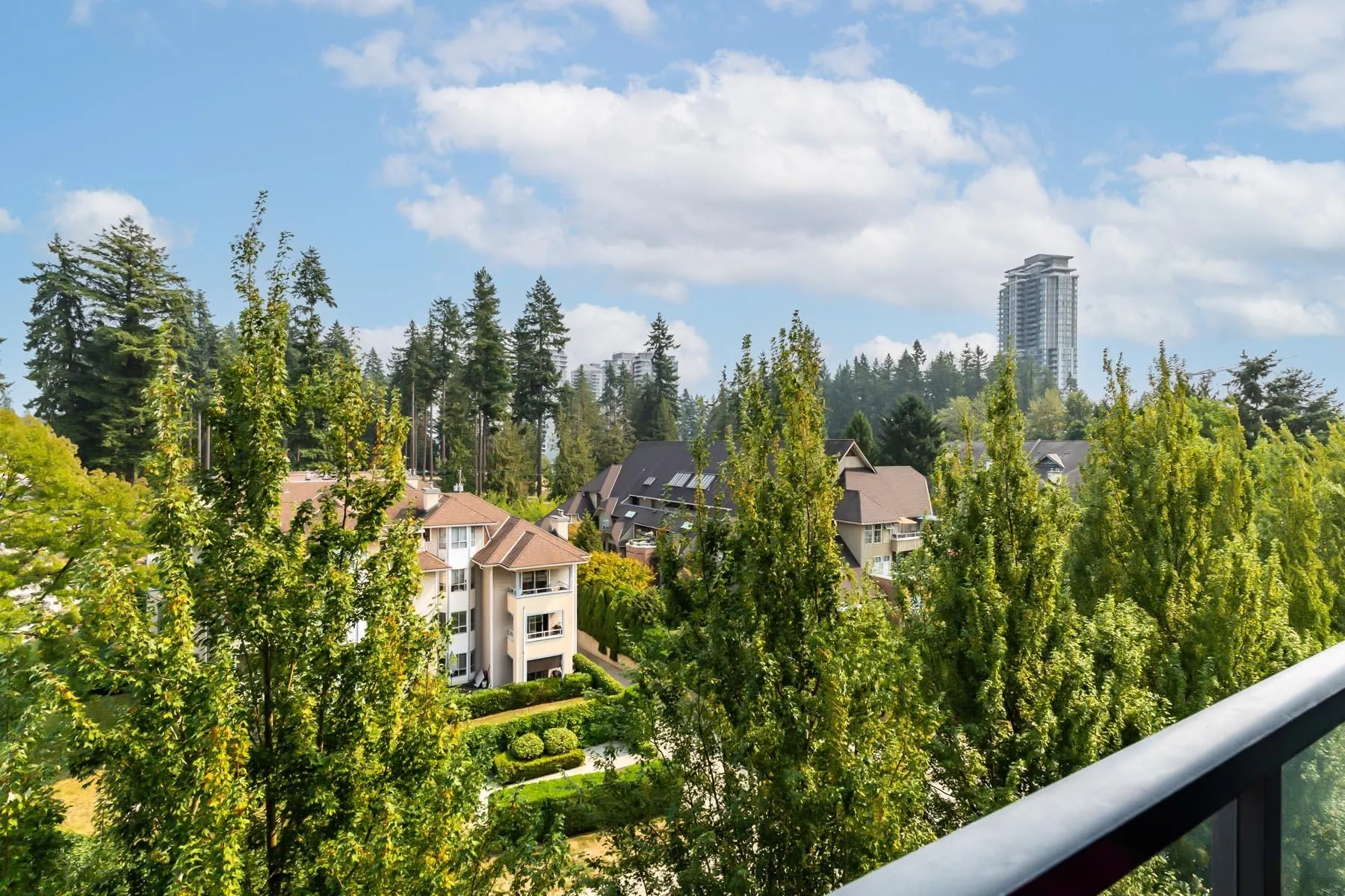 602 1178 Heffley Crescent