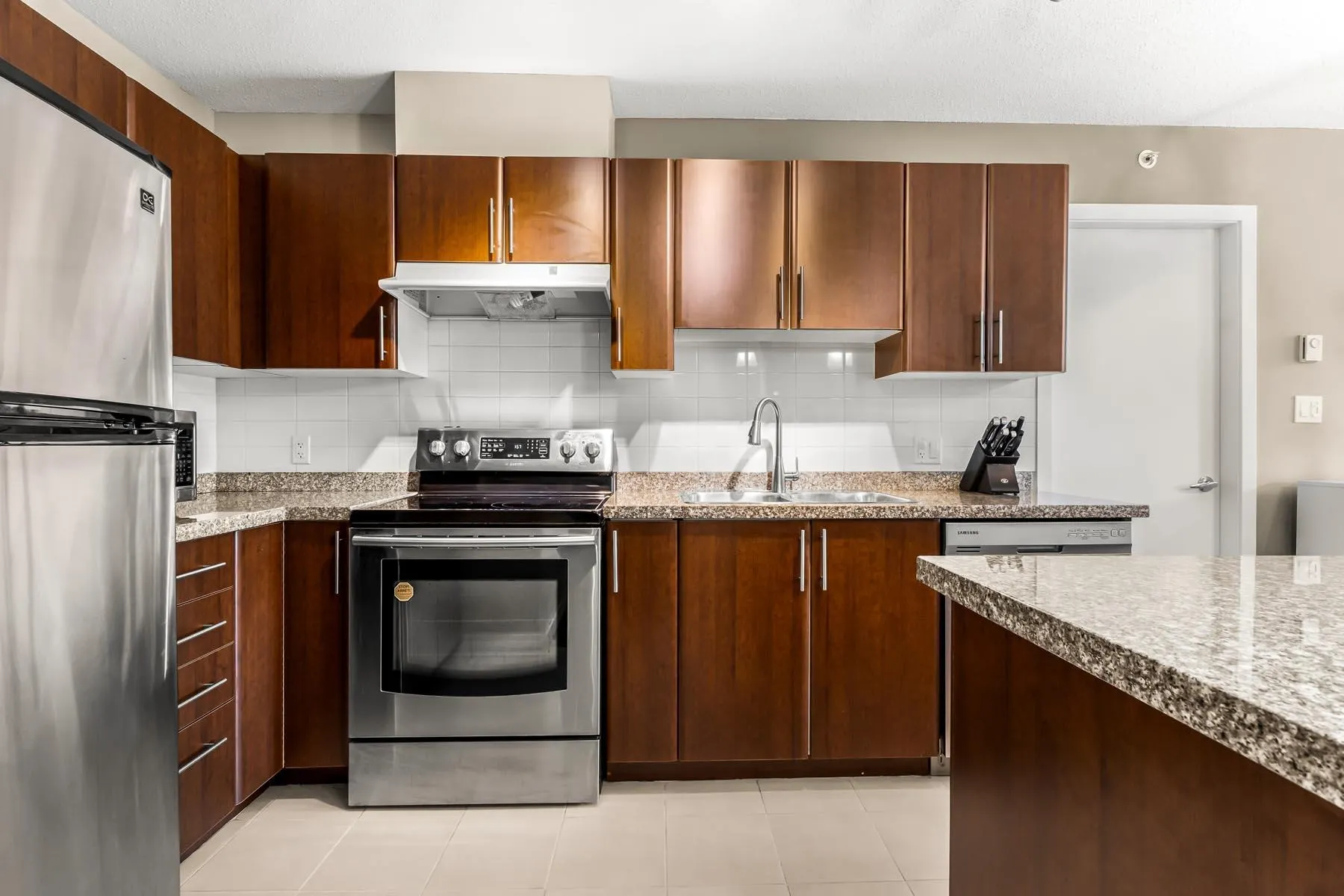602 1178 Heffley Crescent