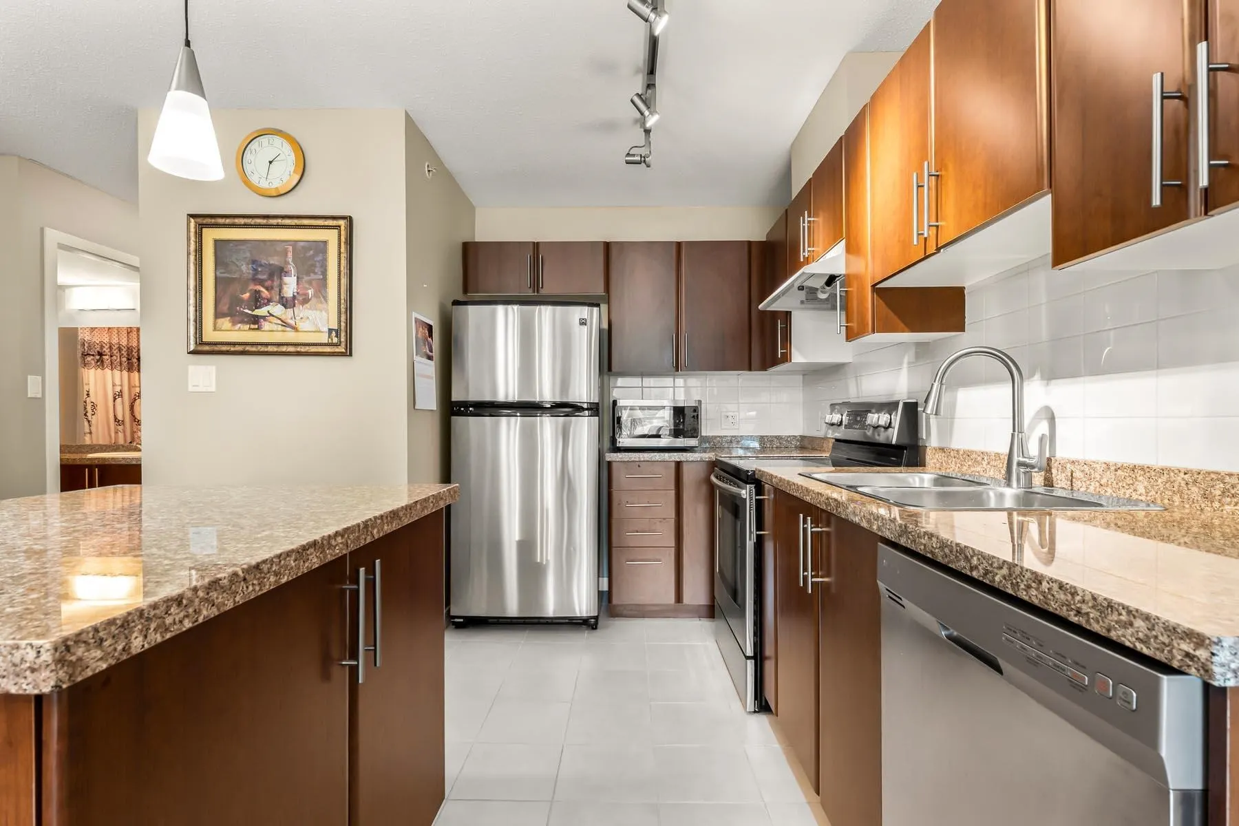 602 1178 Heffley Crescent