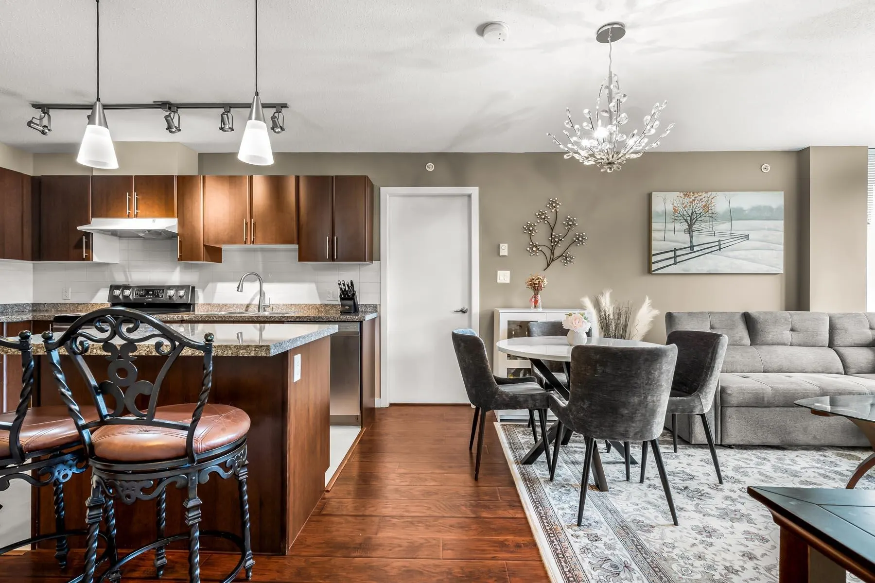 602 1178 Heffley Crescent