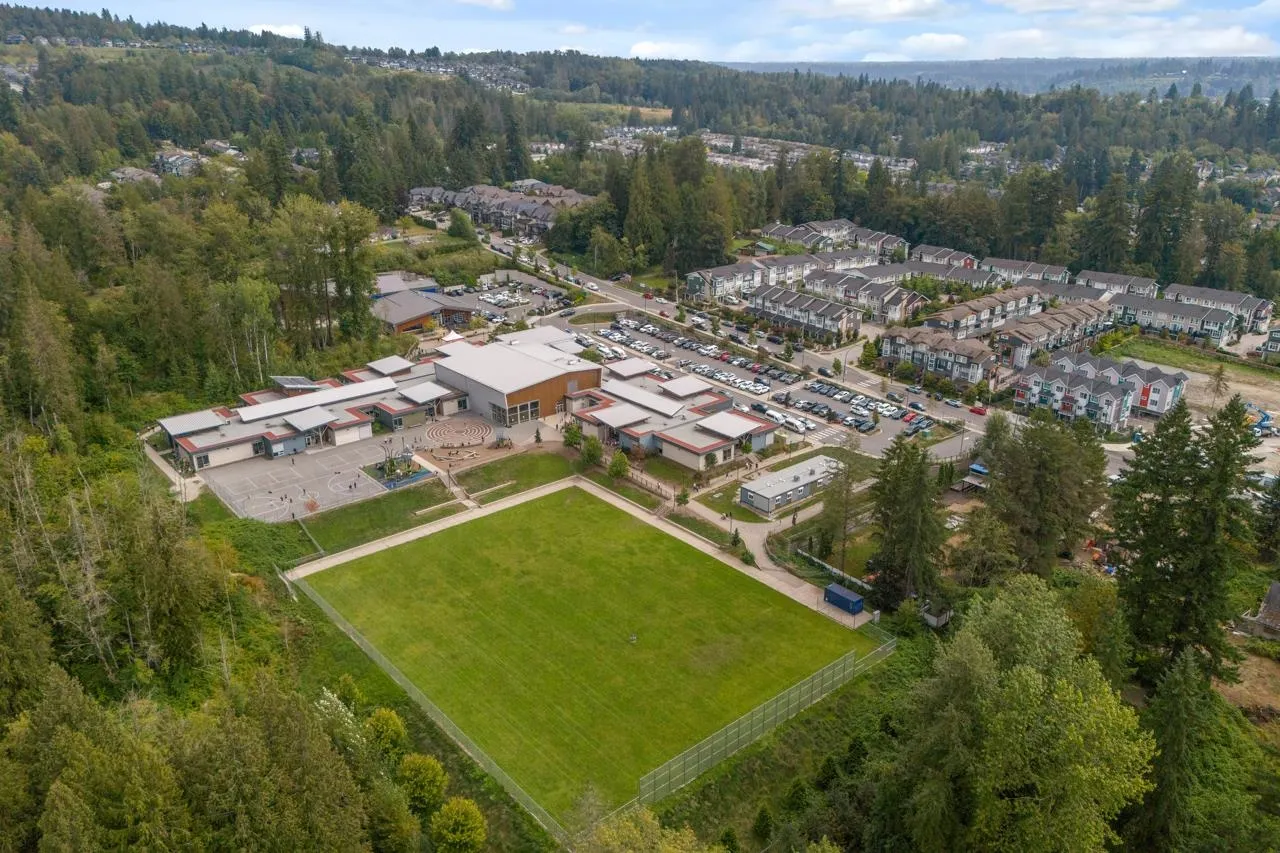 11 24021 110 Avenue