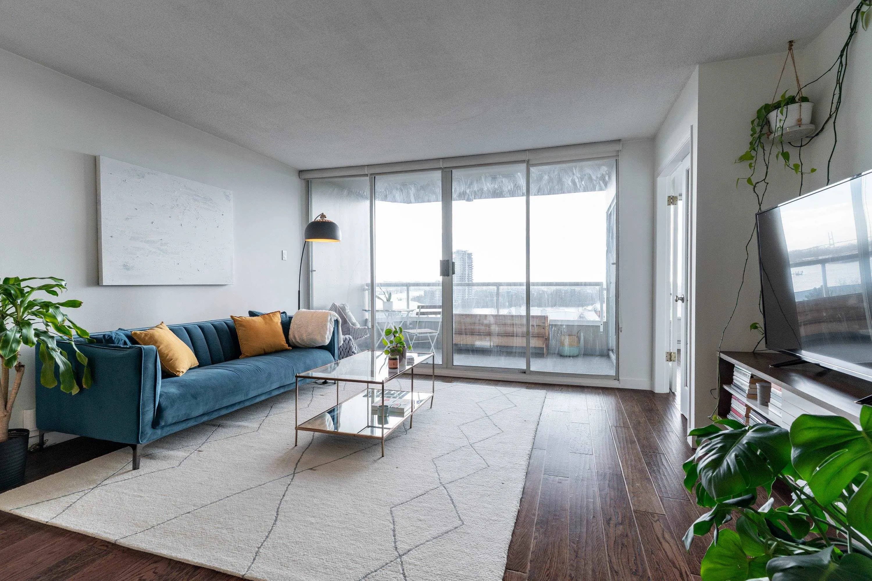 905 1065 Quayside Drive