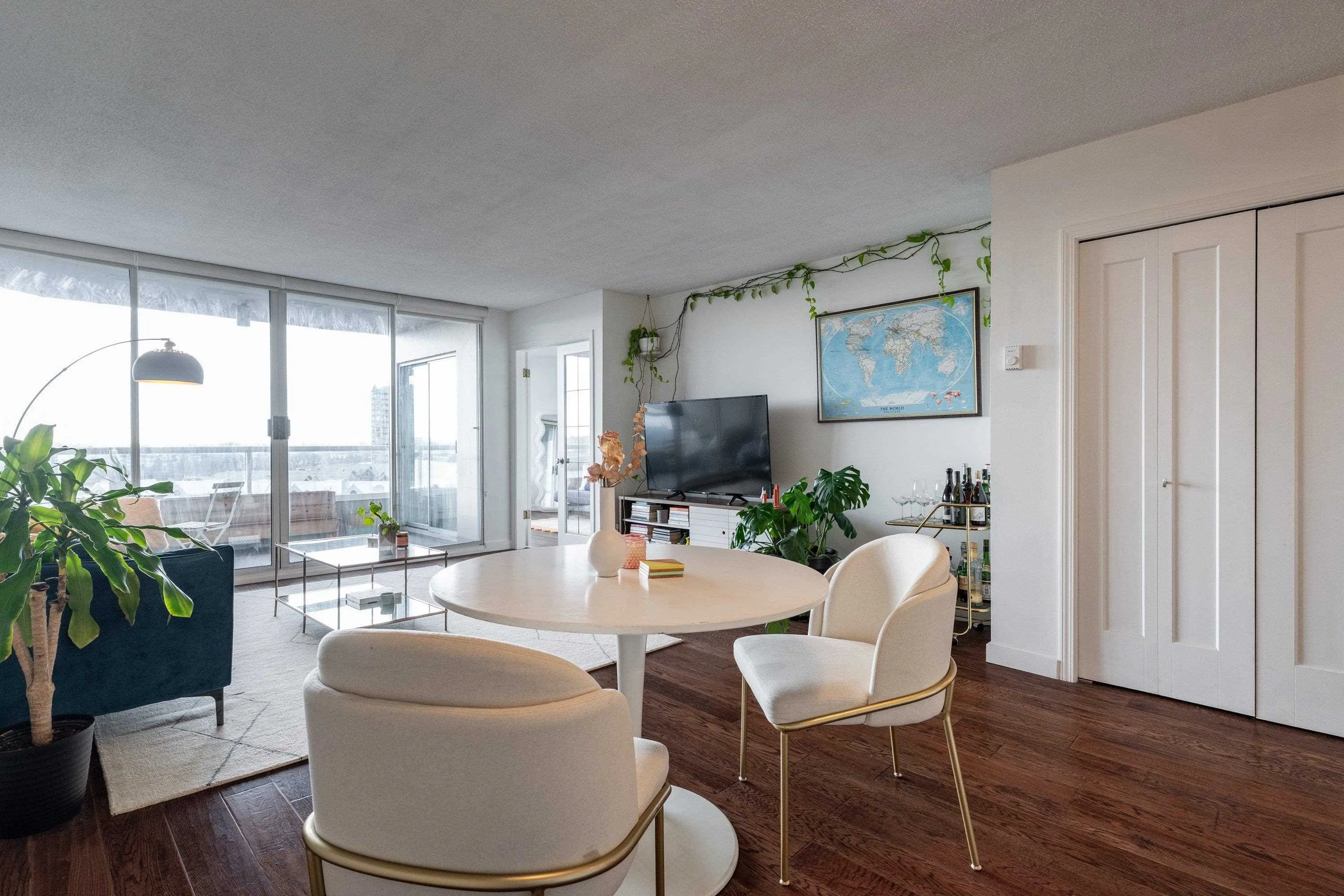 905 1065 Quayside Drive