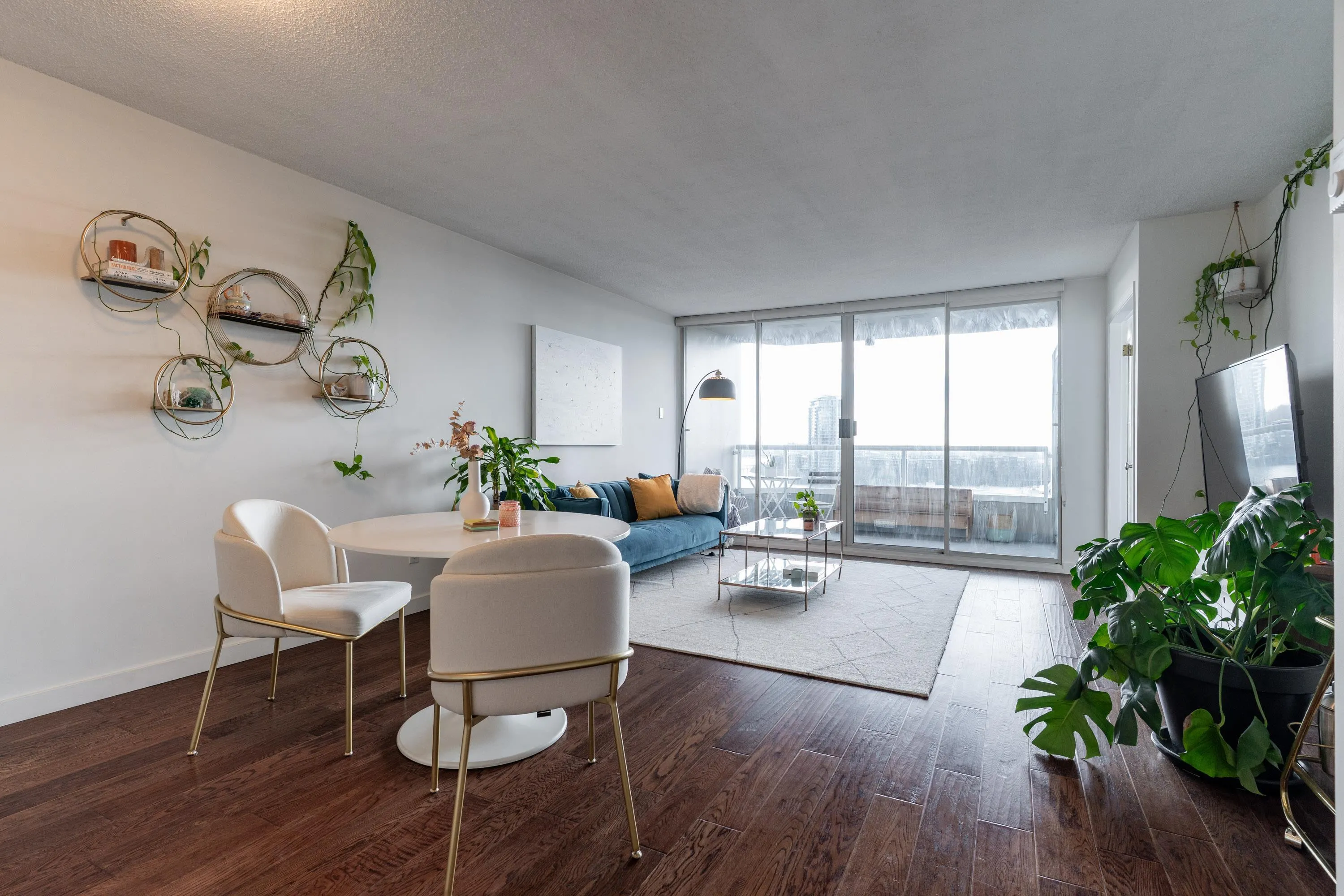 905 1065 Quayside Drive