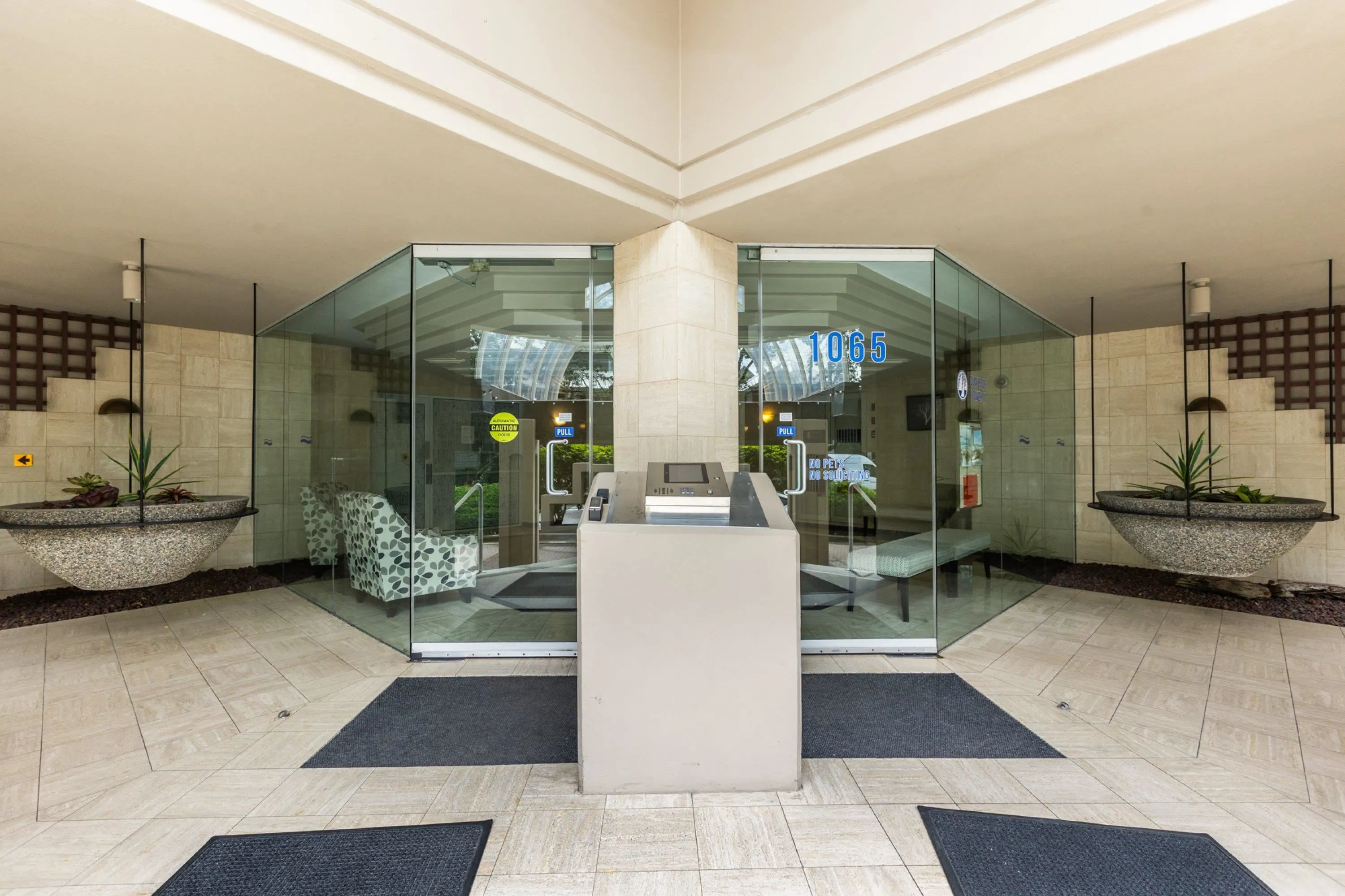 905 1065 Quayside Drive