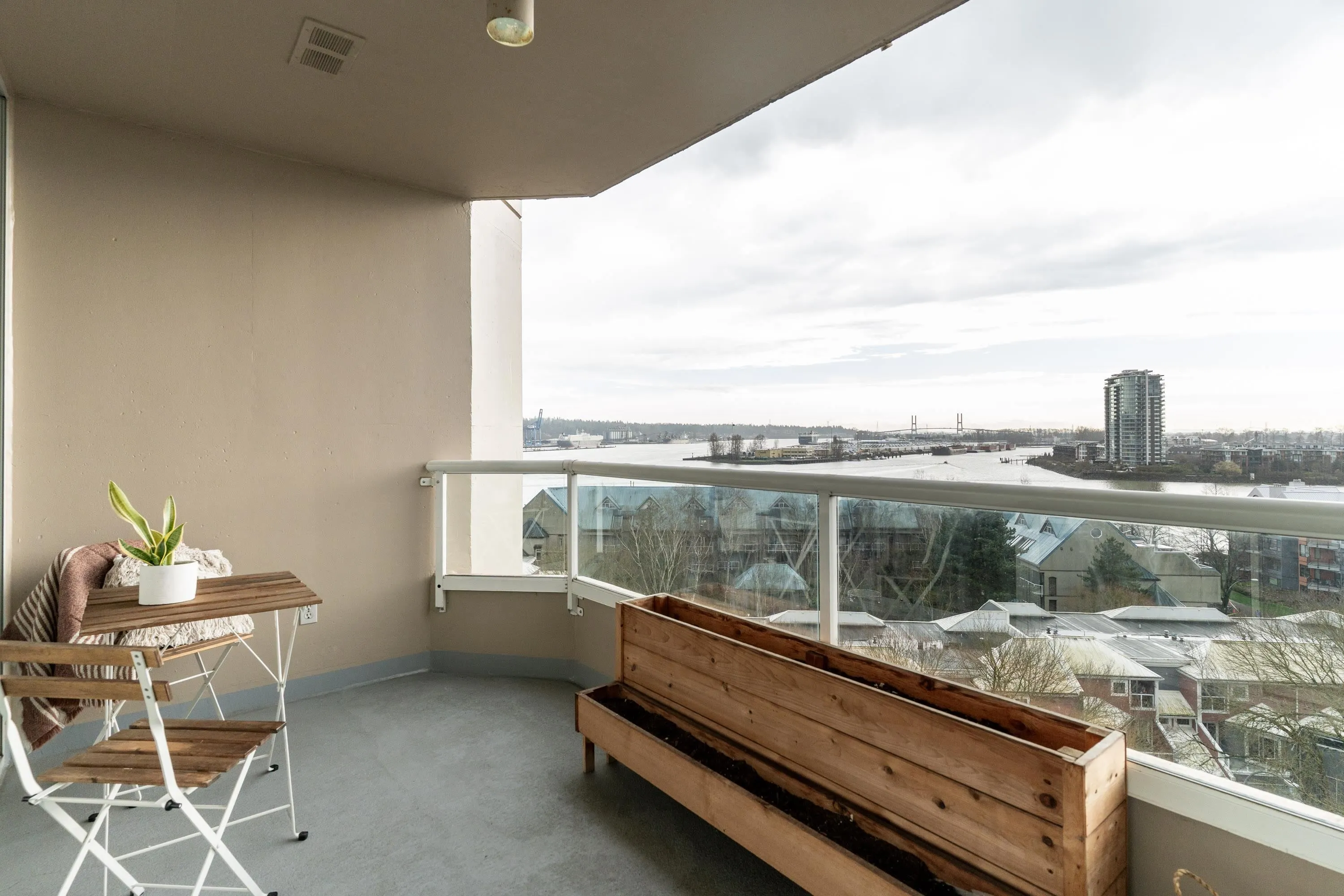905 1065 Quayside Drive