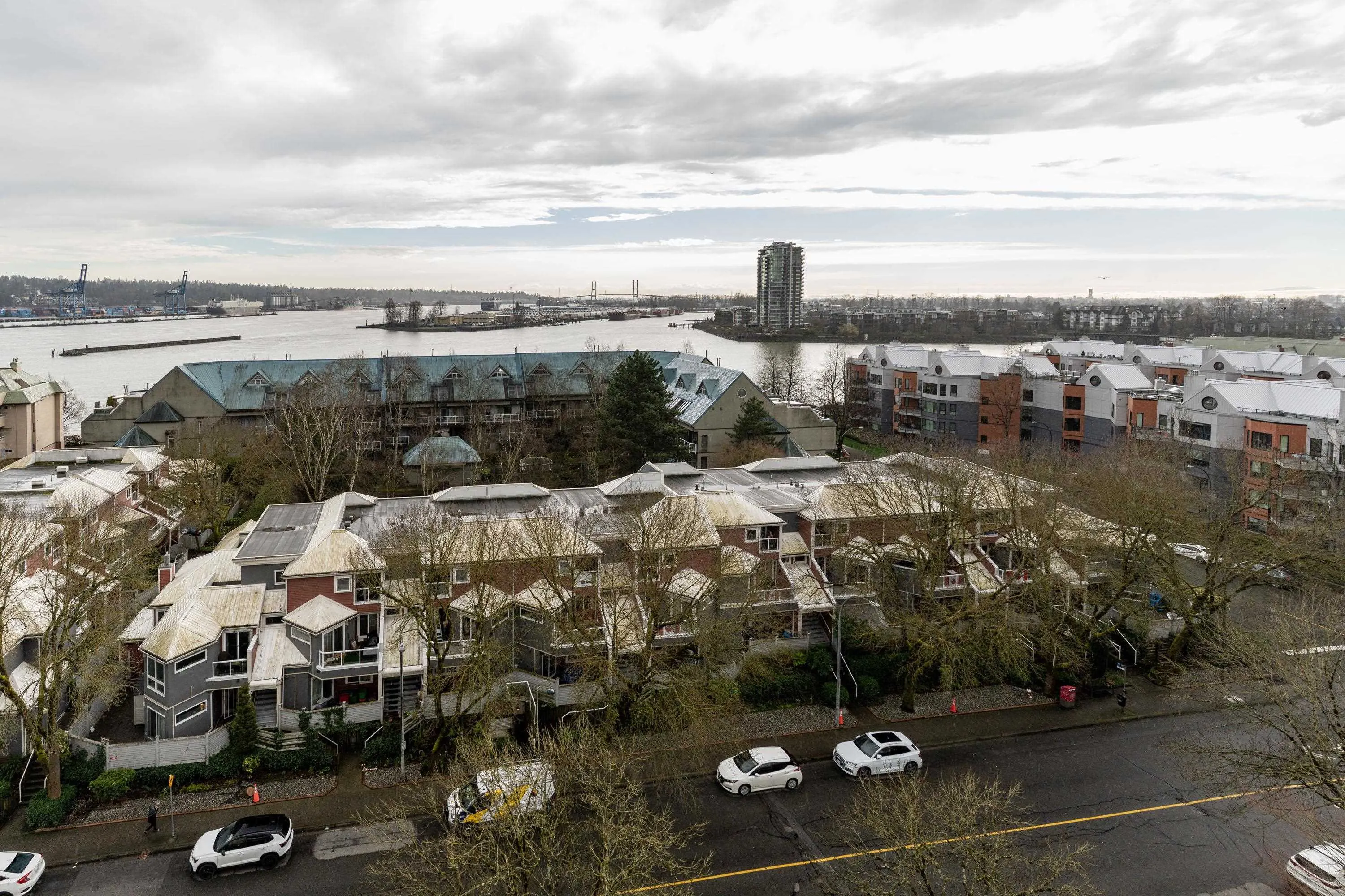 905 1065 Quayside Drive