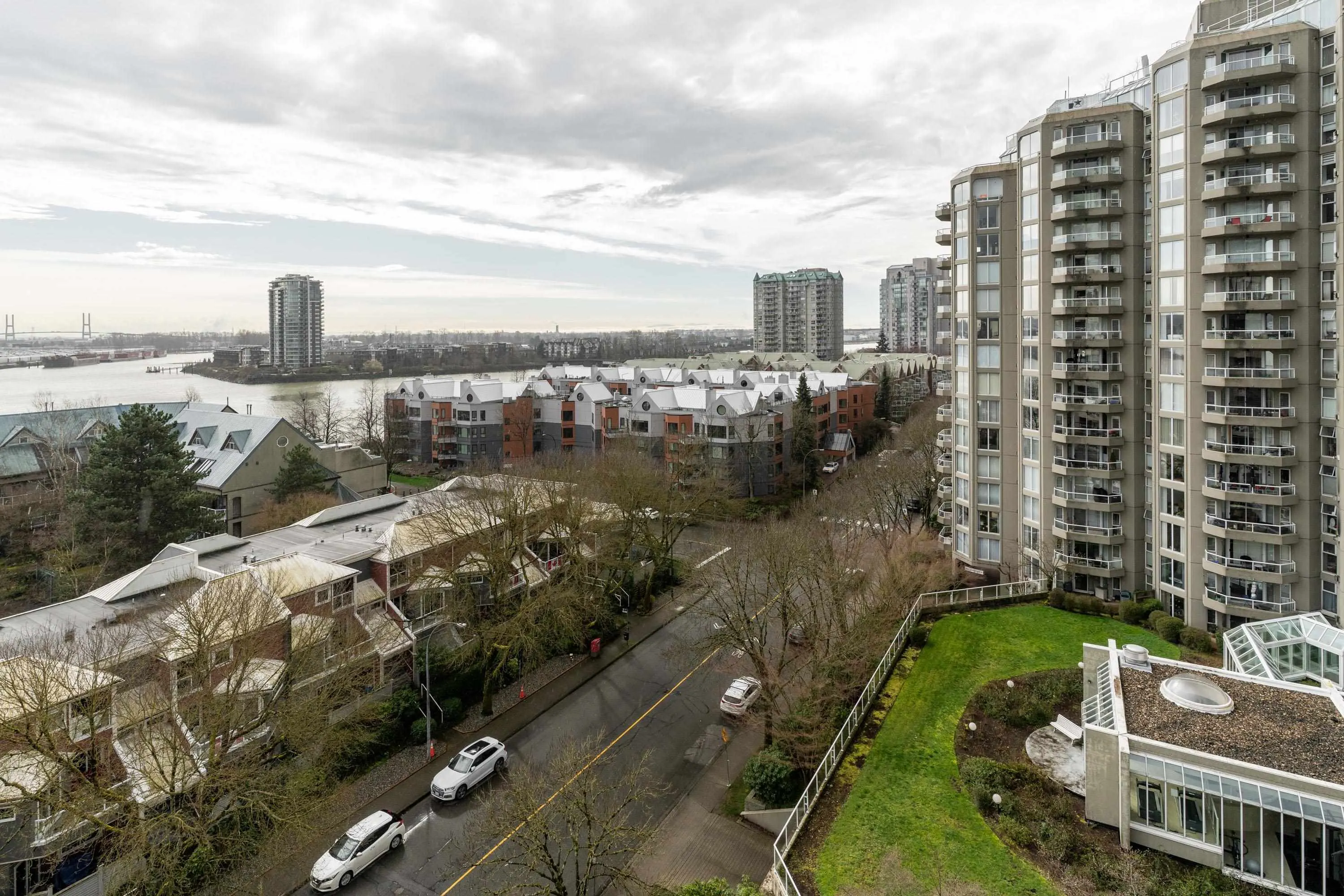 905 1065 Quayside Drive