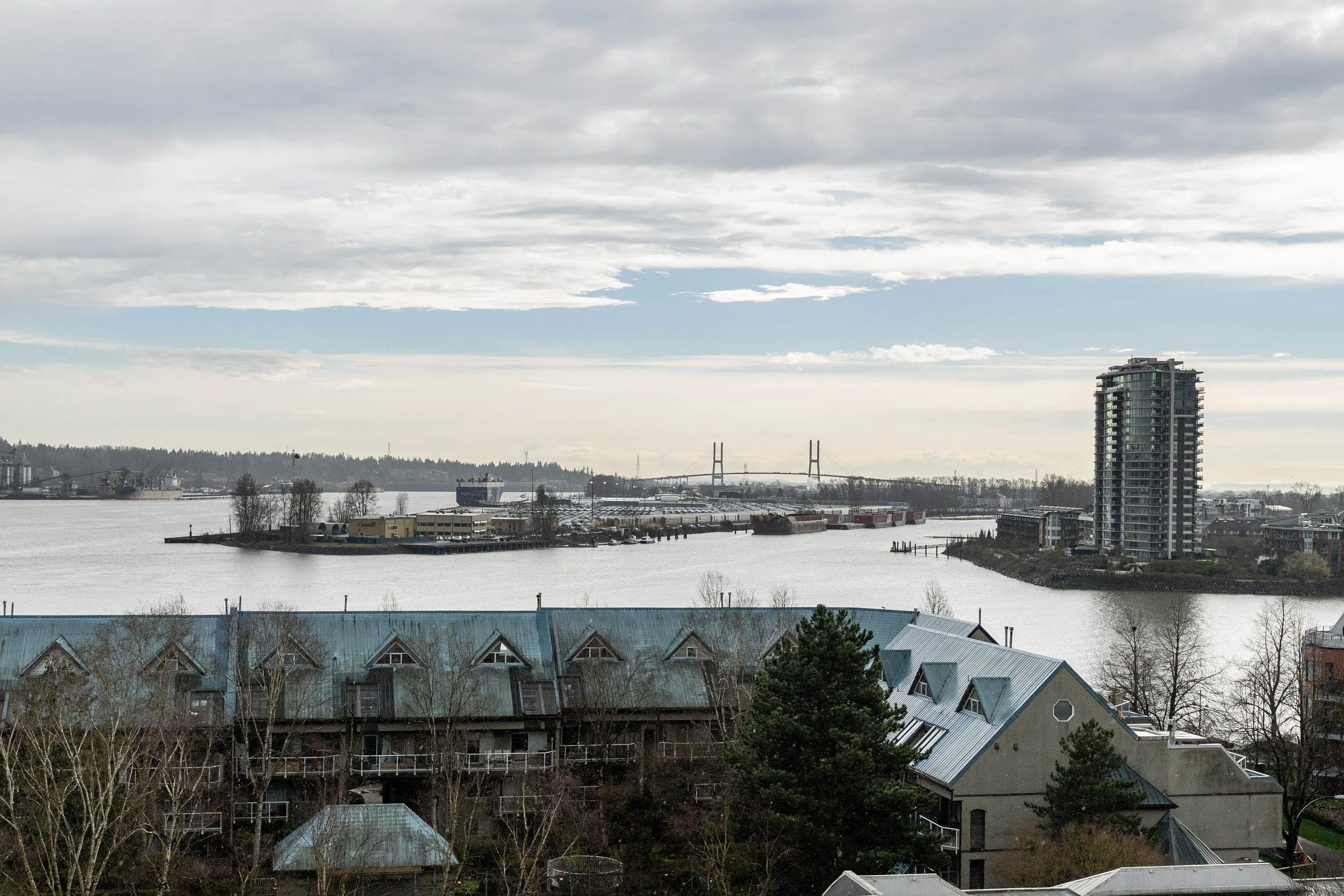 905 1065 Quayside Drive