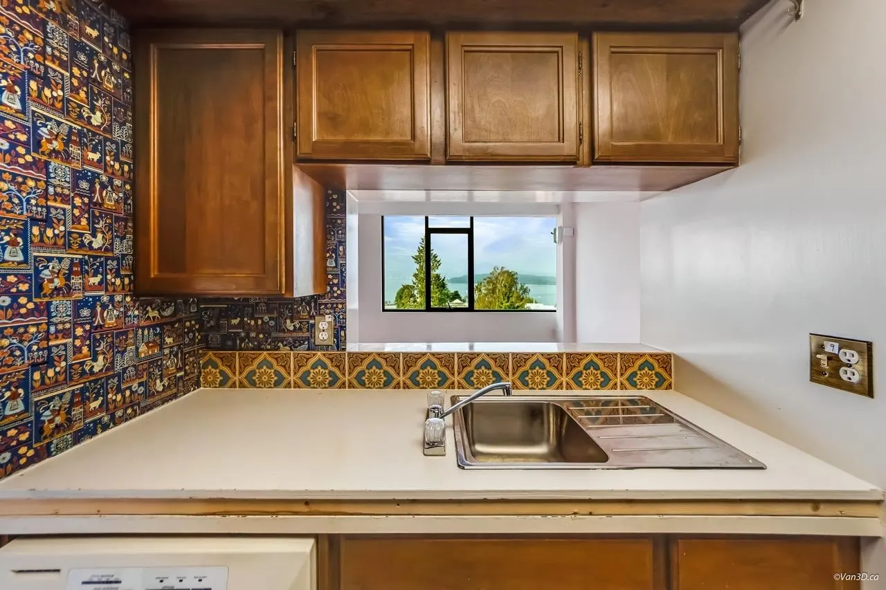 602 2445 W 3rd Avenue