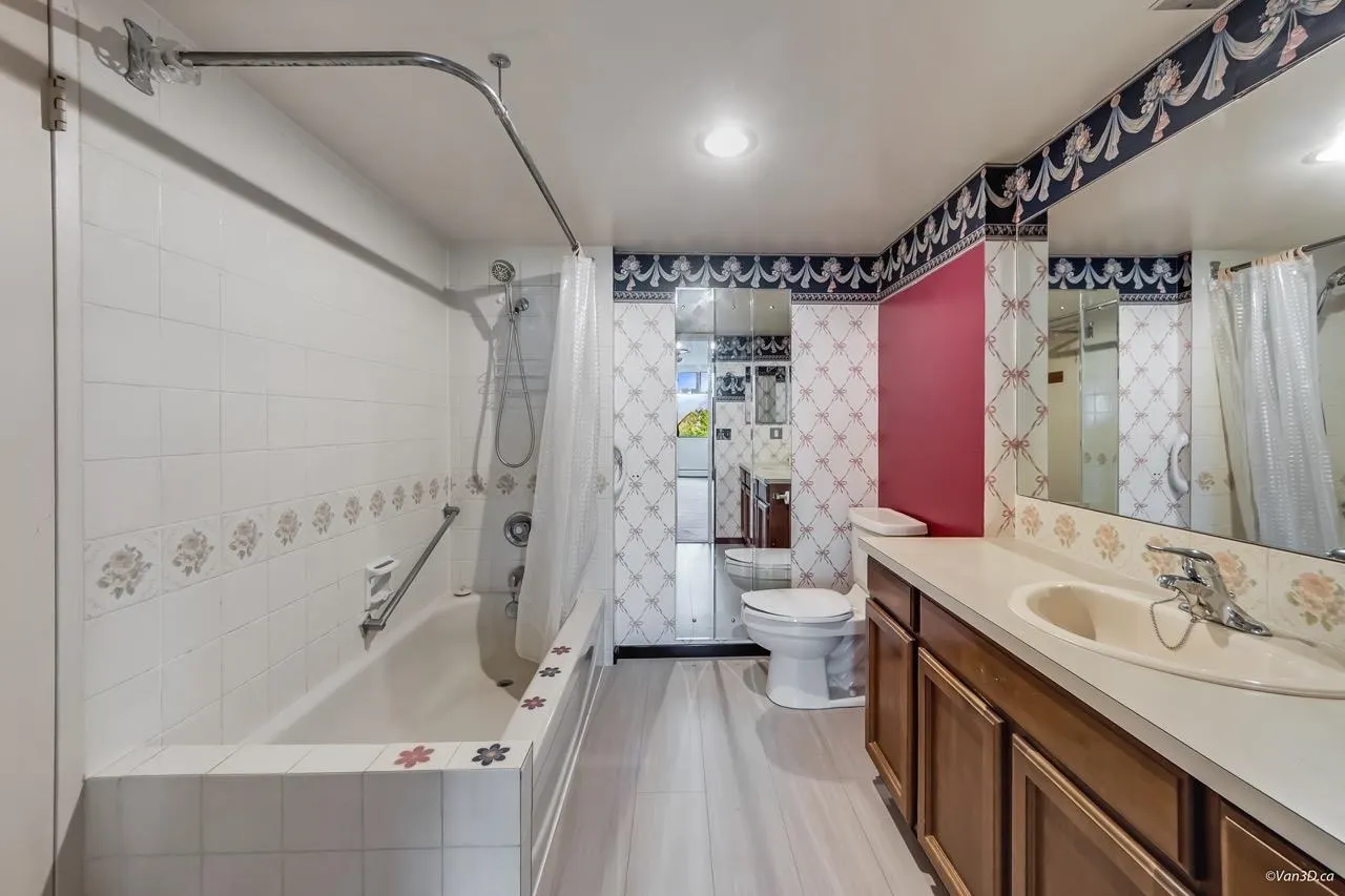 602 2445 W 3rd Avenue