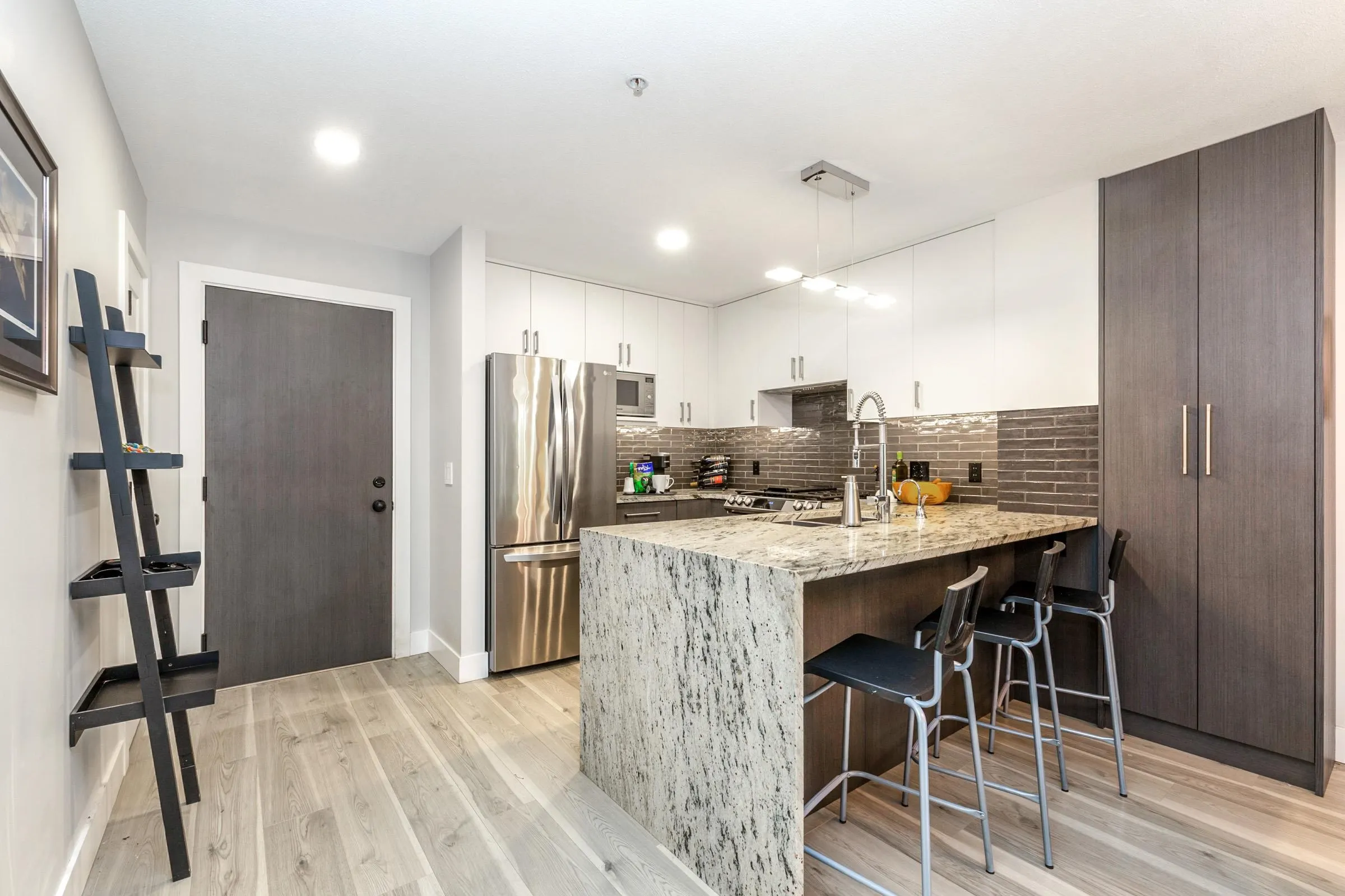 109 400 Klahanie Drive
