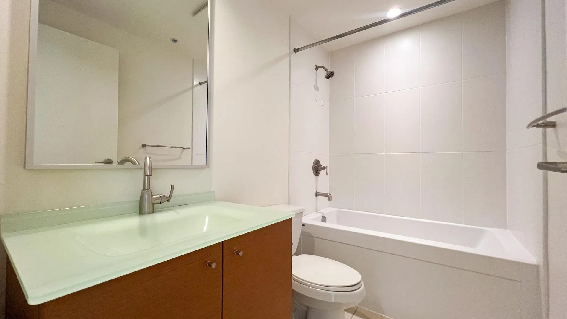 1708 5900 Alderbridge Way
