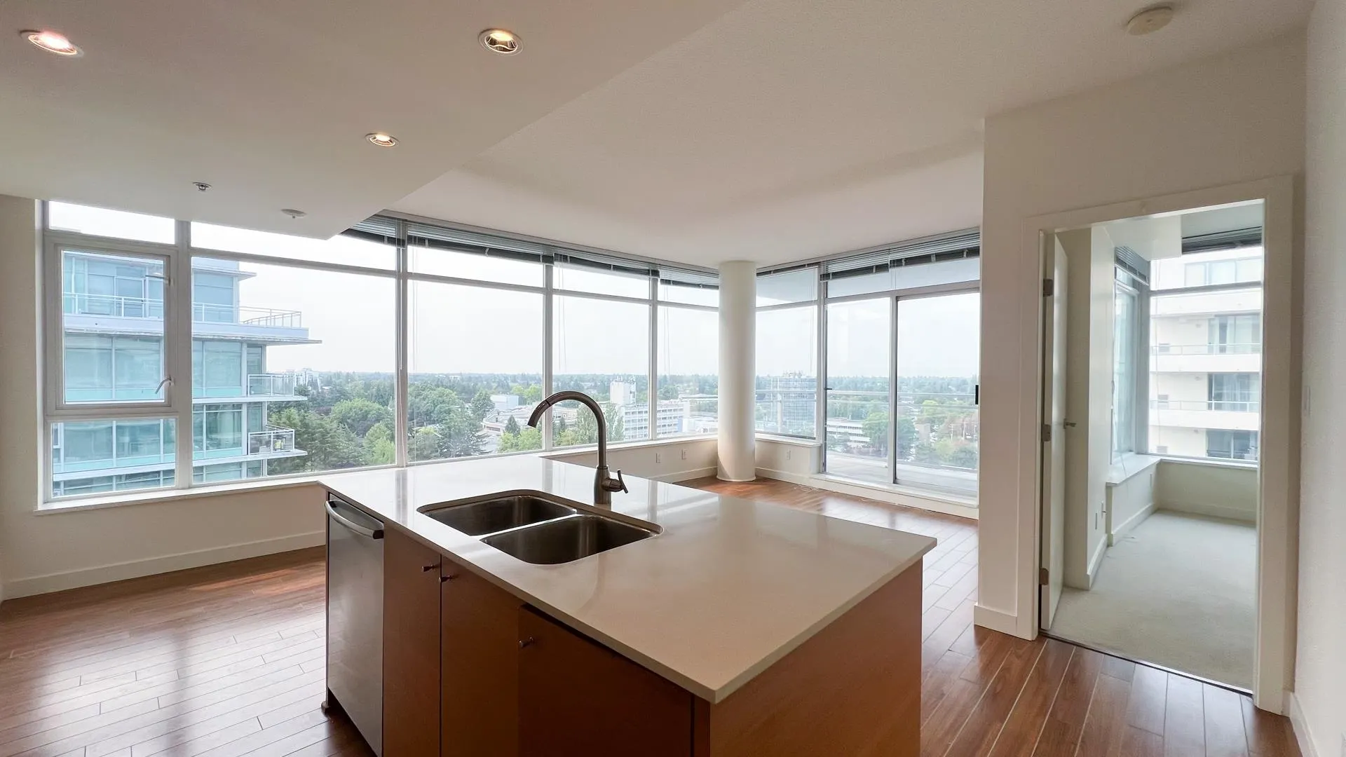 1708 5900 Alderbridge Way