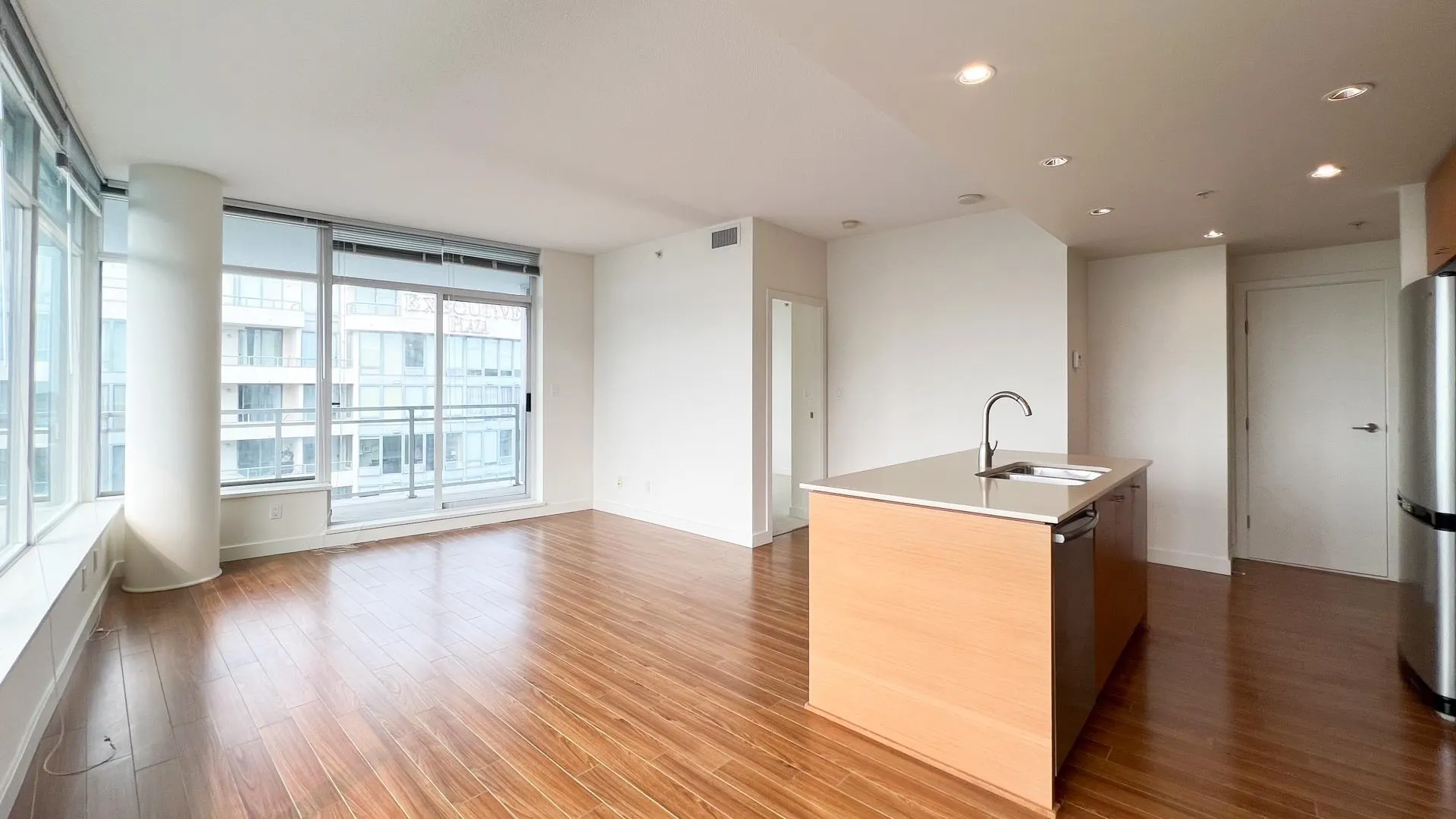 1708 5900 Alderbridge Way