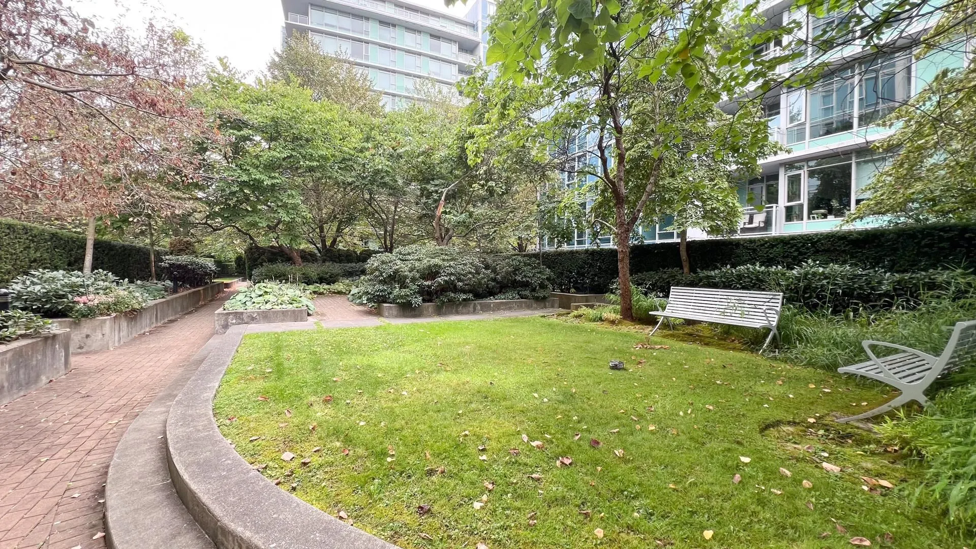 1708 5900 Alderbridge Way