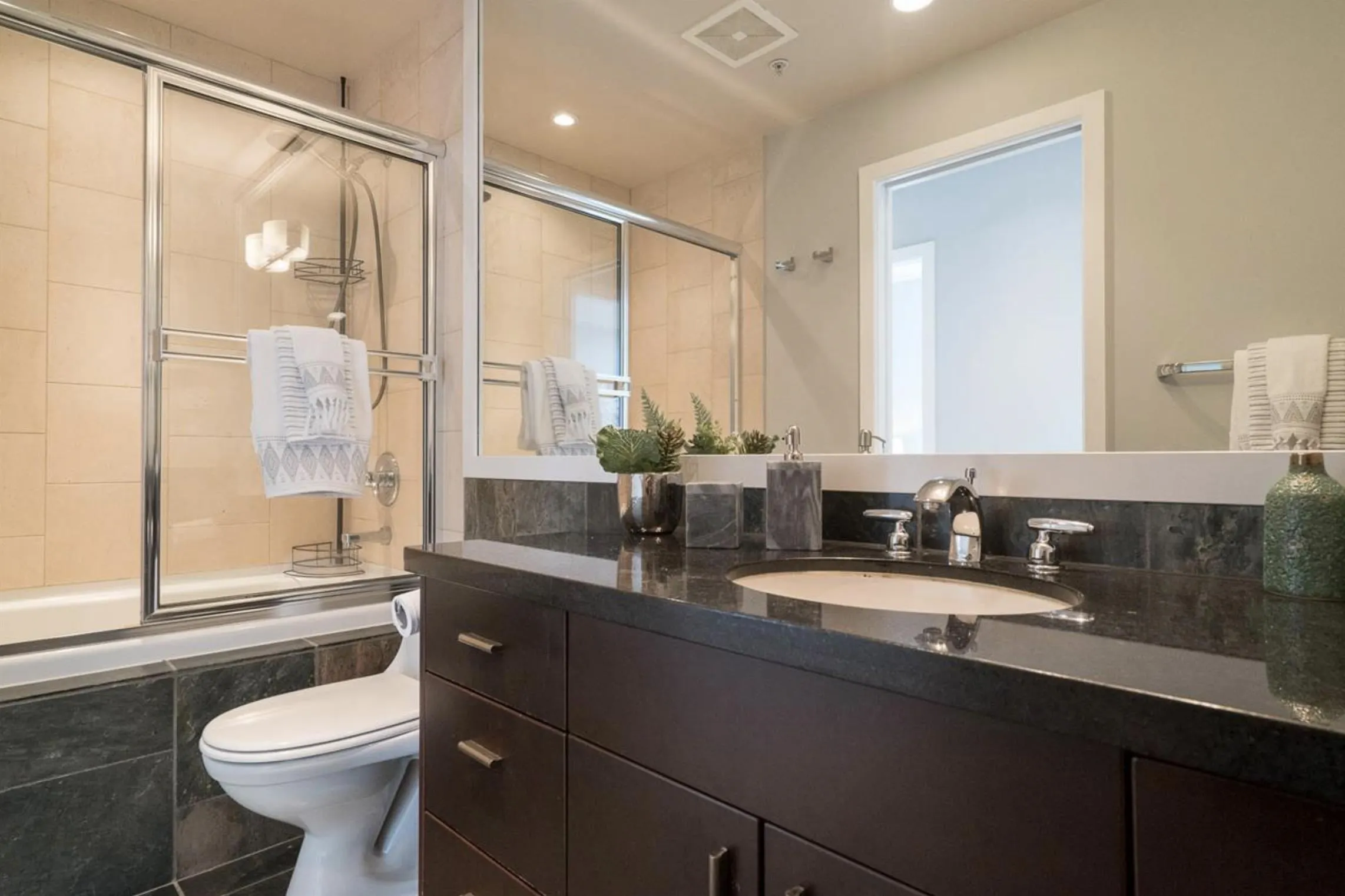 201 1233 W Cordova Street