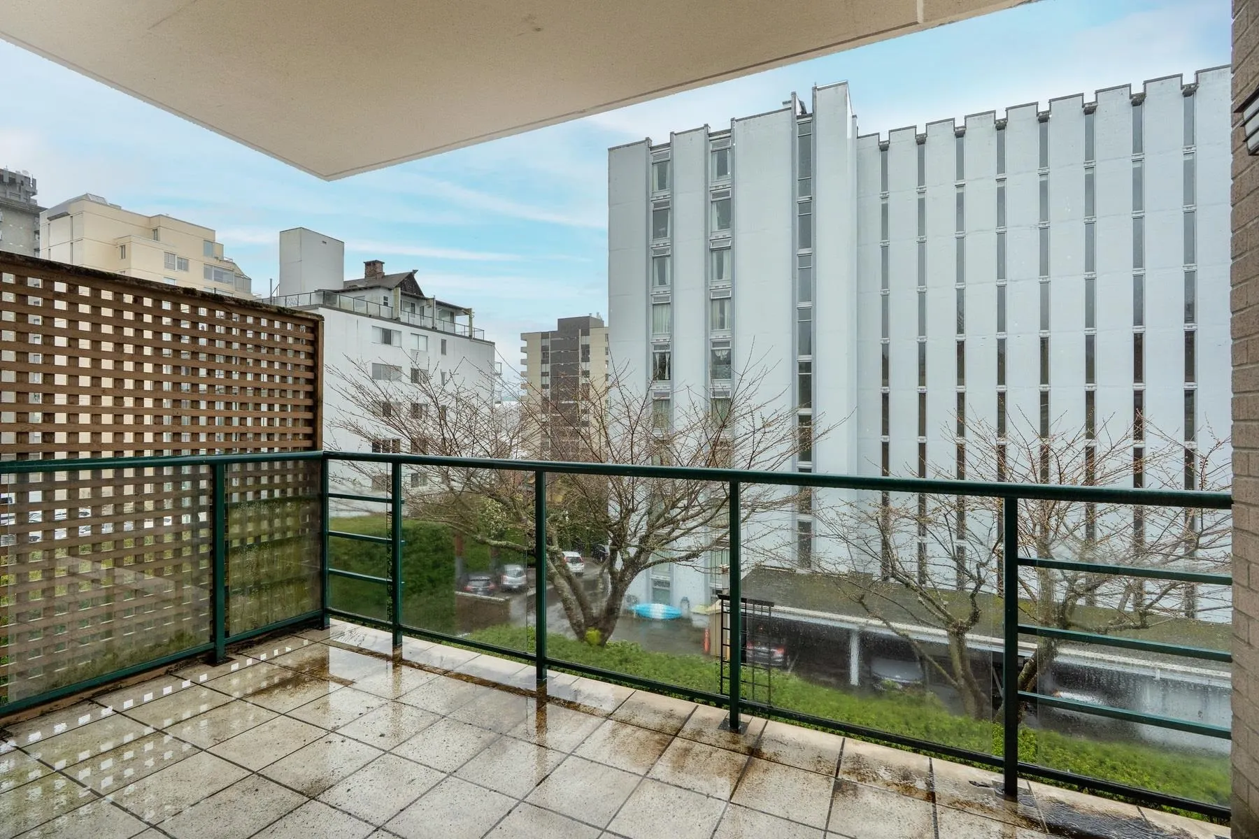205 1896 Marine Drive