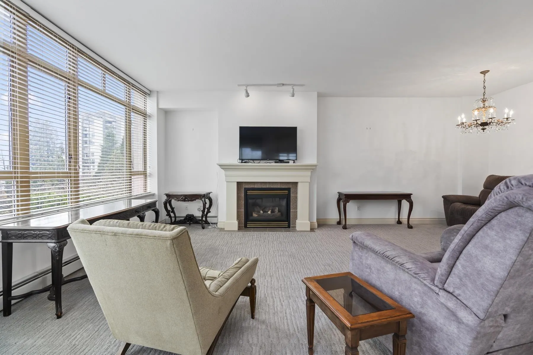 205 1896 Marine Drive