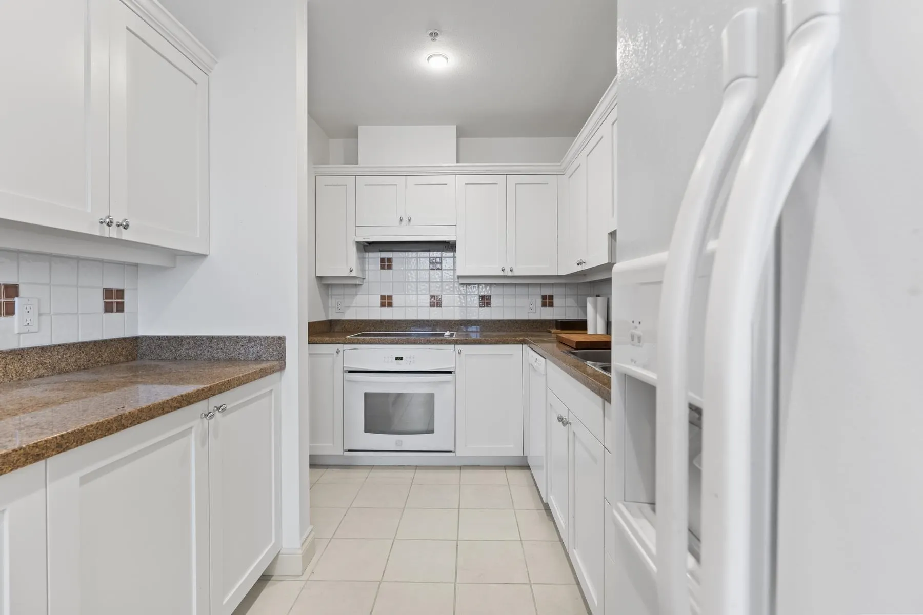205 1896 Marine Drive