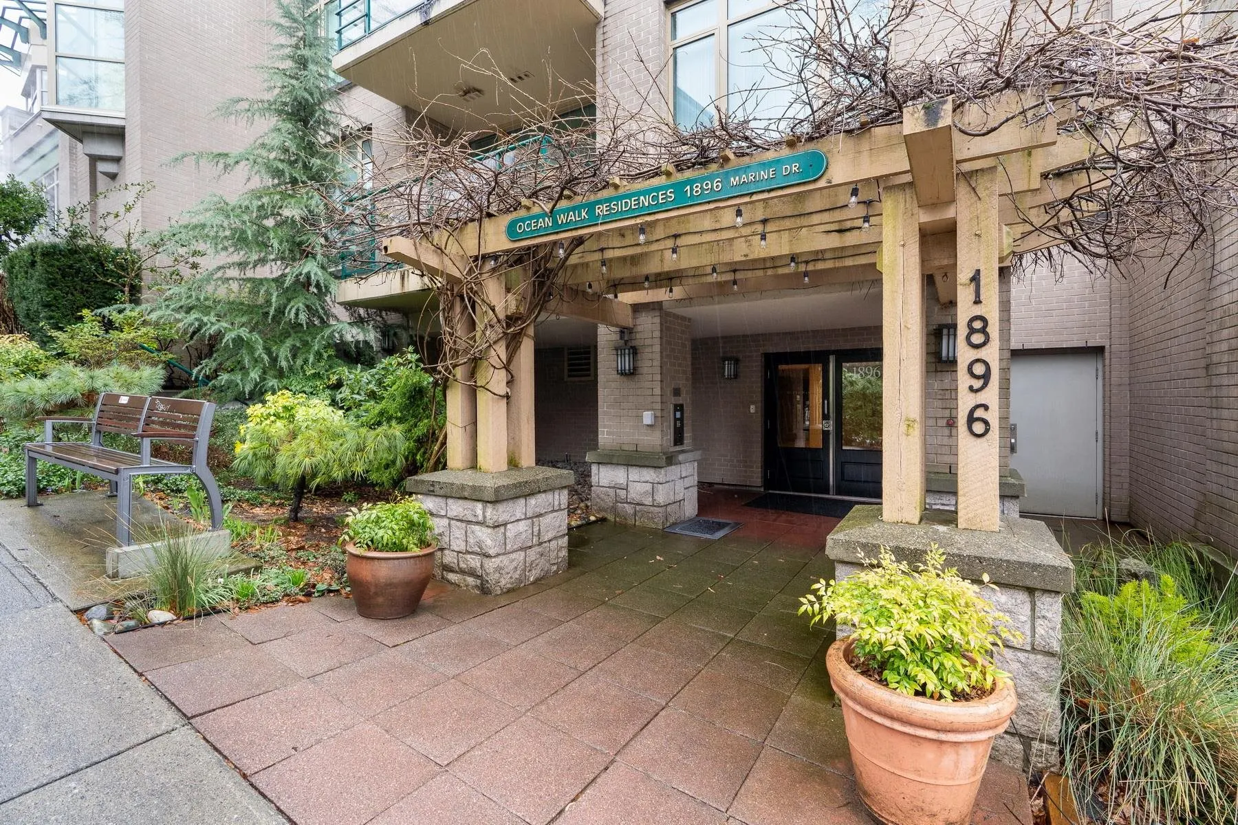 205 1896 Marine Drive