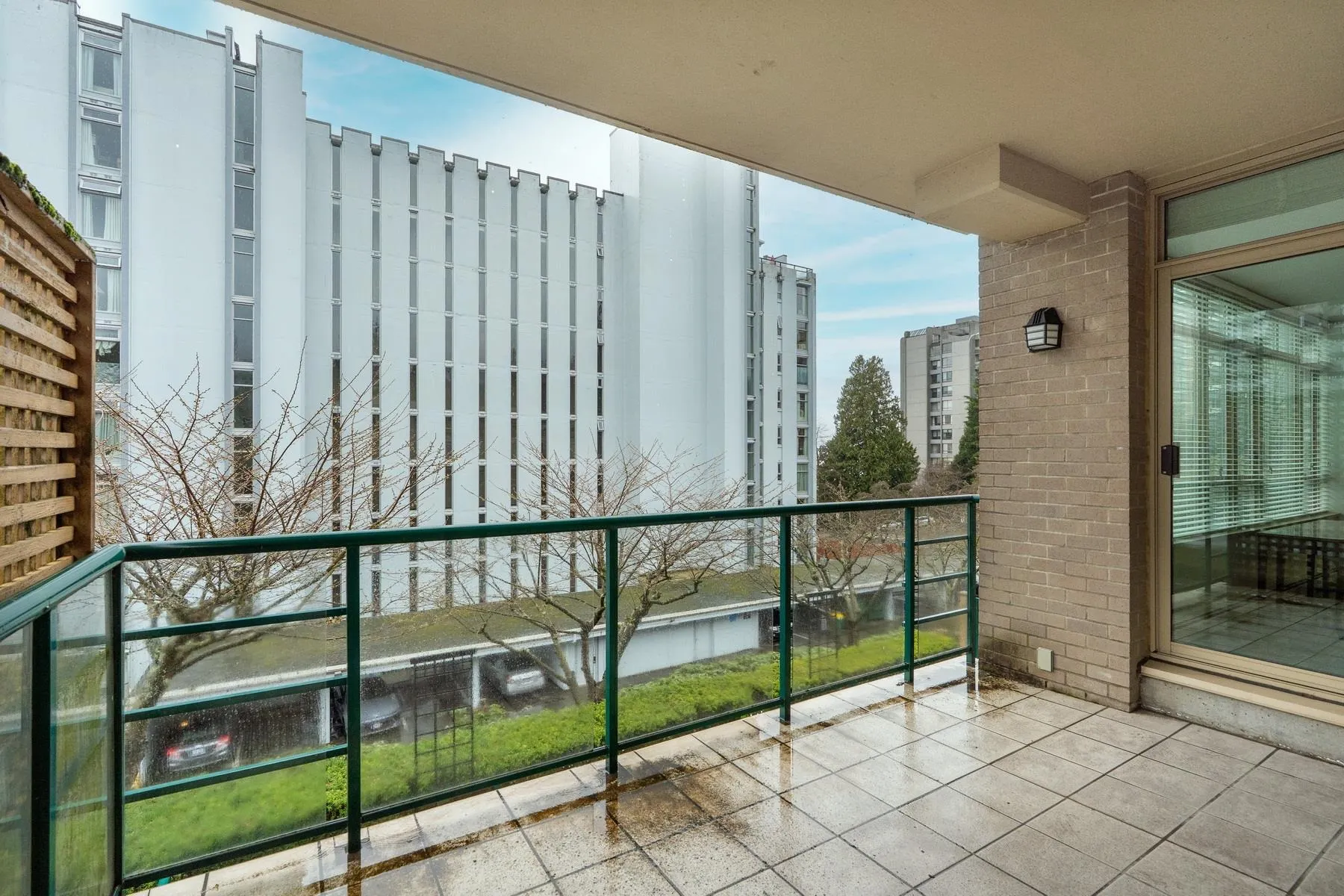 205 1896 Marine Drive
