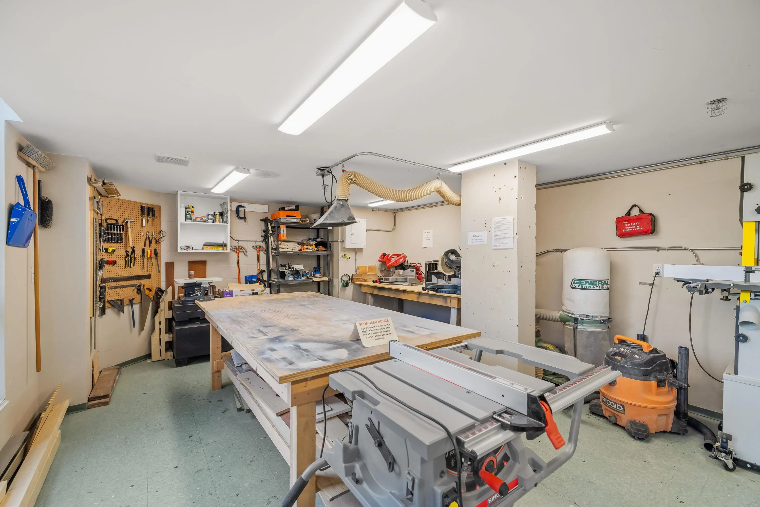 1104 1185 Quayside Drive