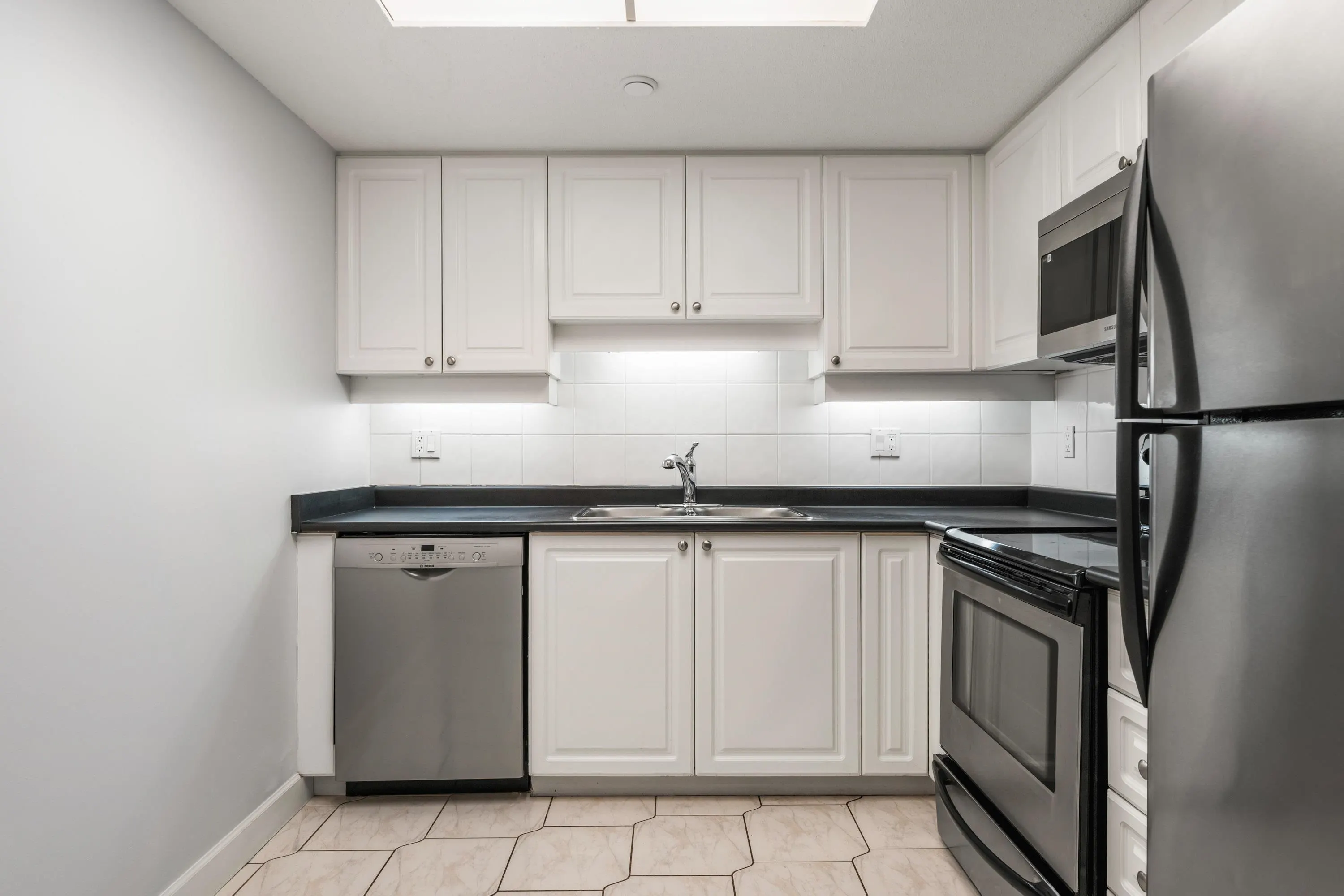 1104 1185 Quayside Drive