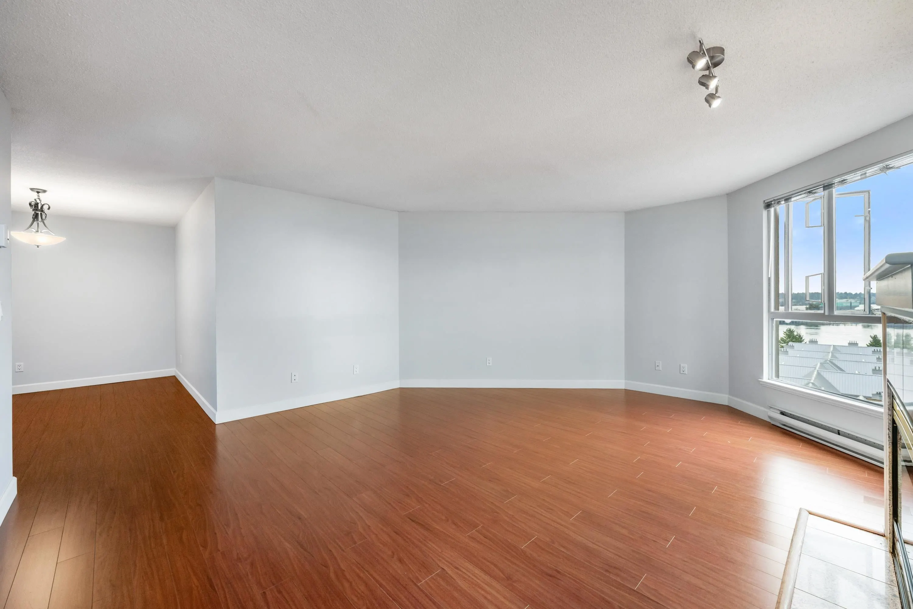 1104 1185 Quayside Drive
