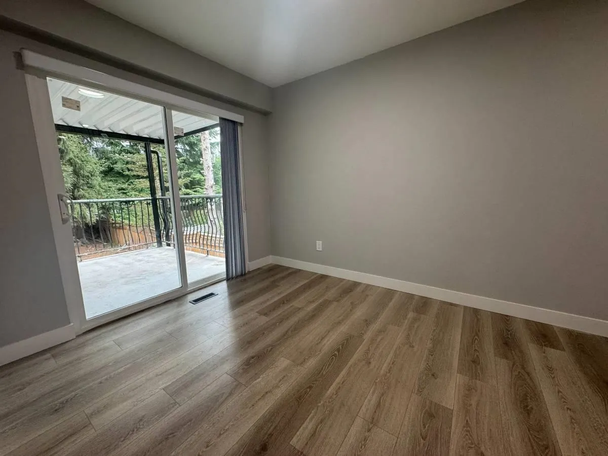 Upper 20809 117 Ave
