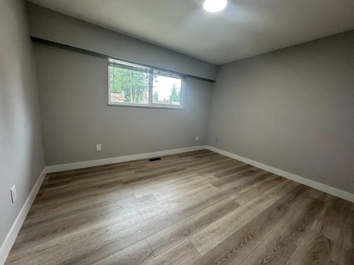 Upper 20809 117 Ave