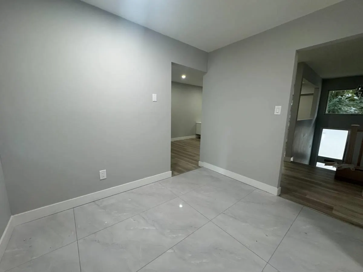 Upper 20809 117 Ave