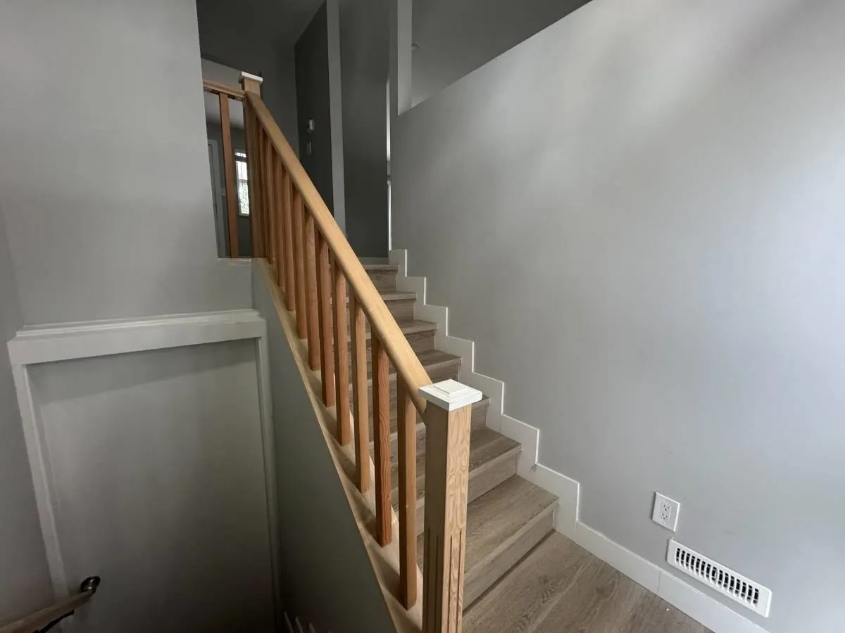 Upper 20809 117 Ave