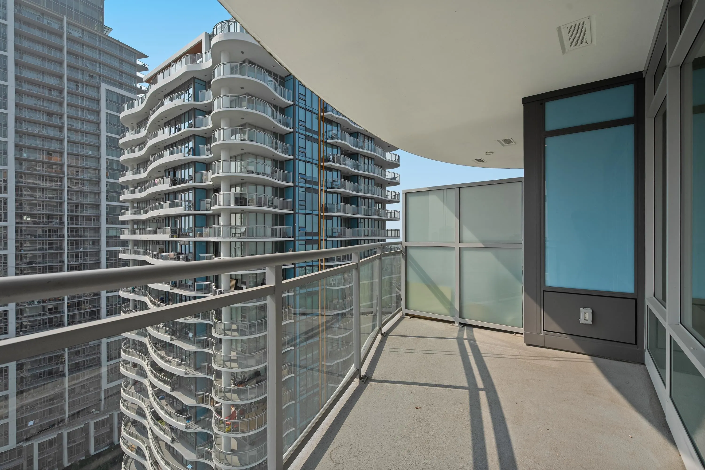 2106 13318 104 Avenue