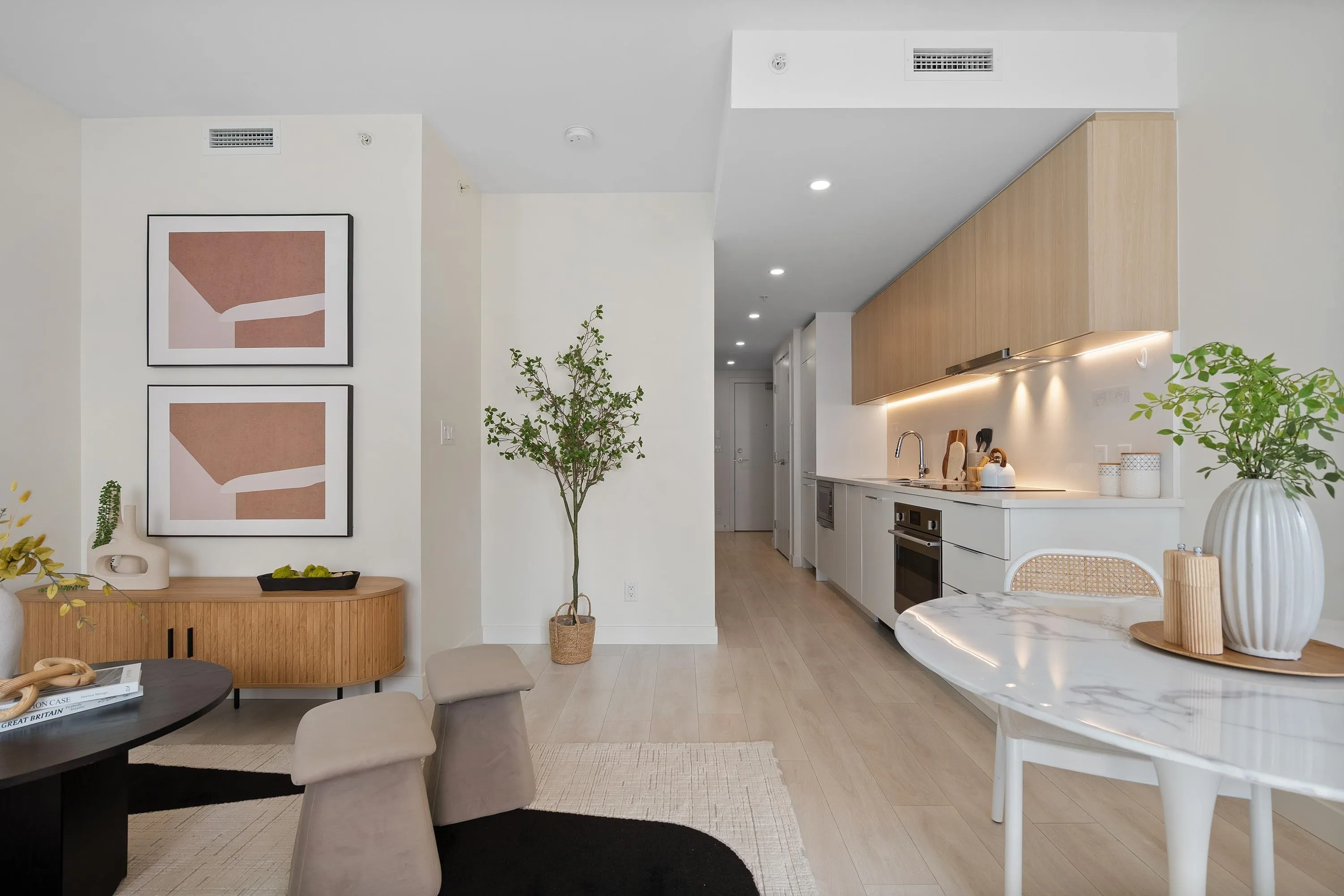 2106 13318 104 Avenue