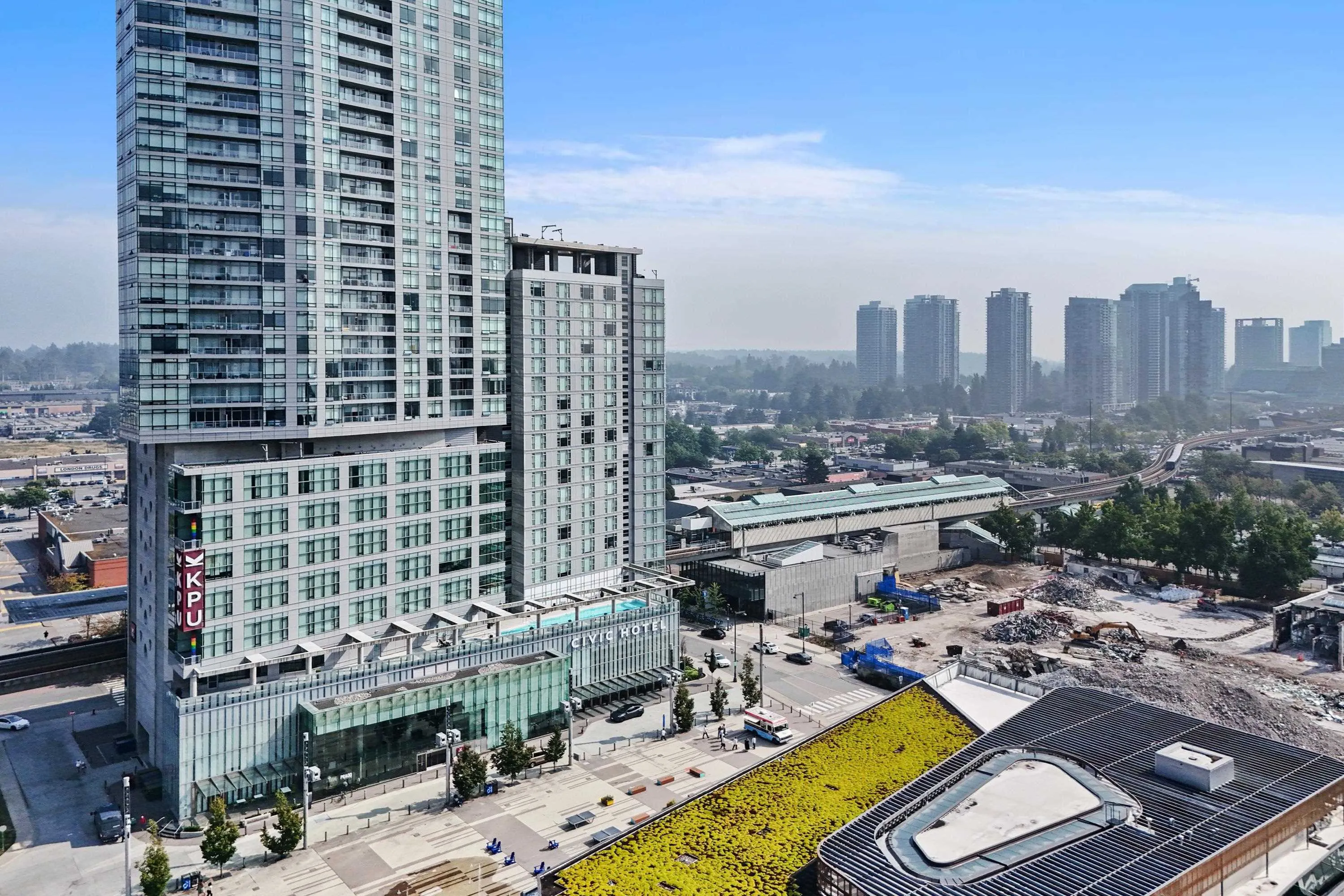 2106 13318 104 Avenue