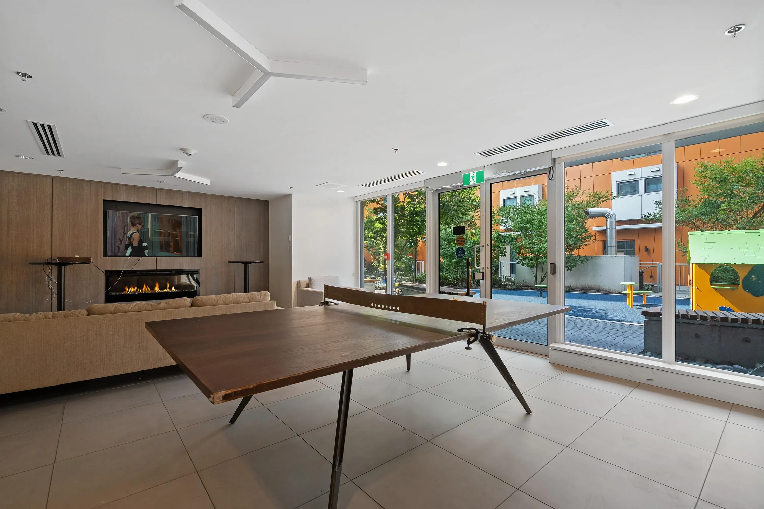 2106 13318 104 Avenue