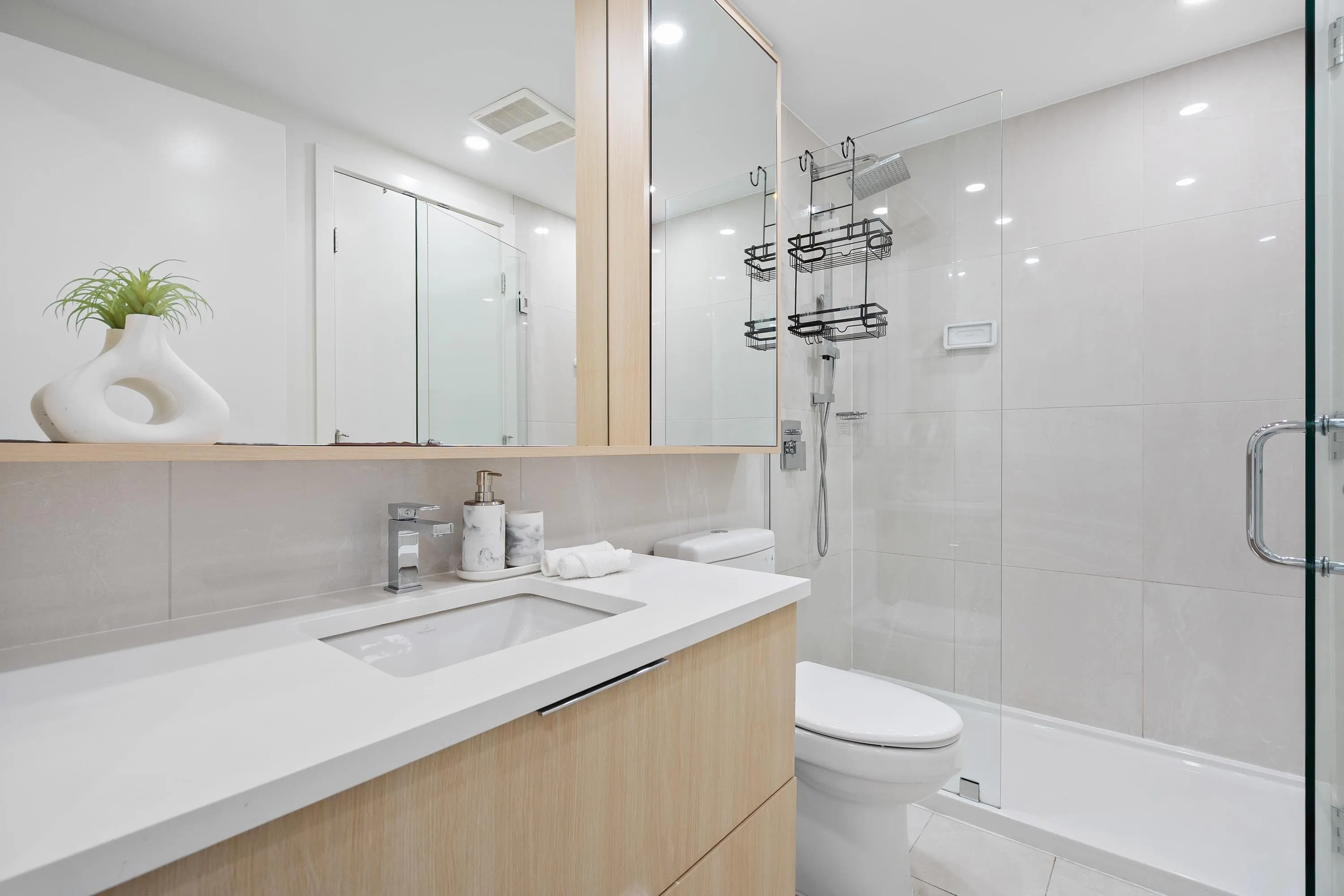 2106 13318 104 Avenue