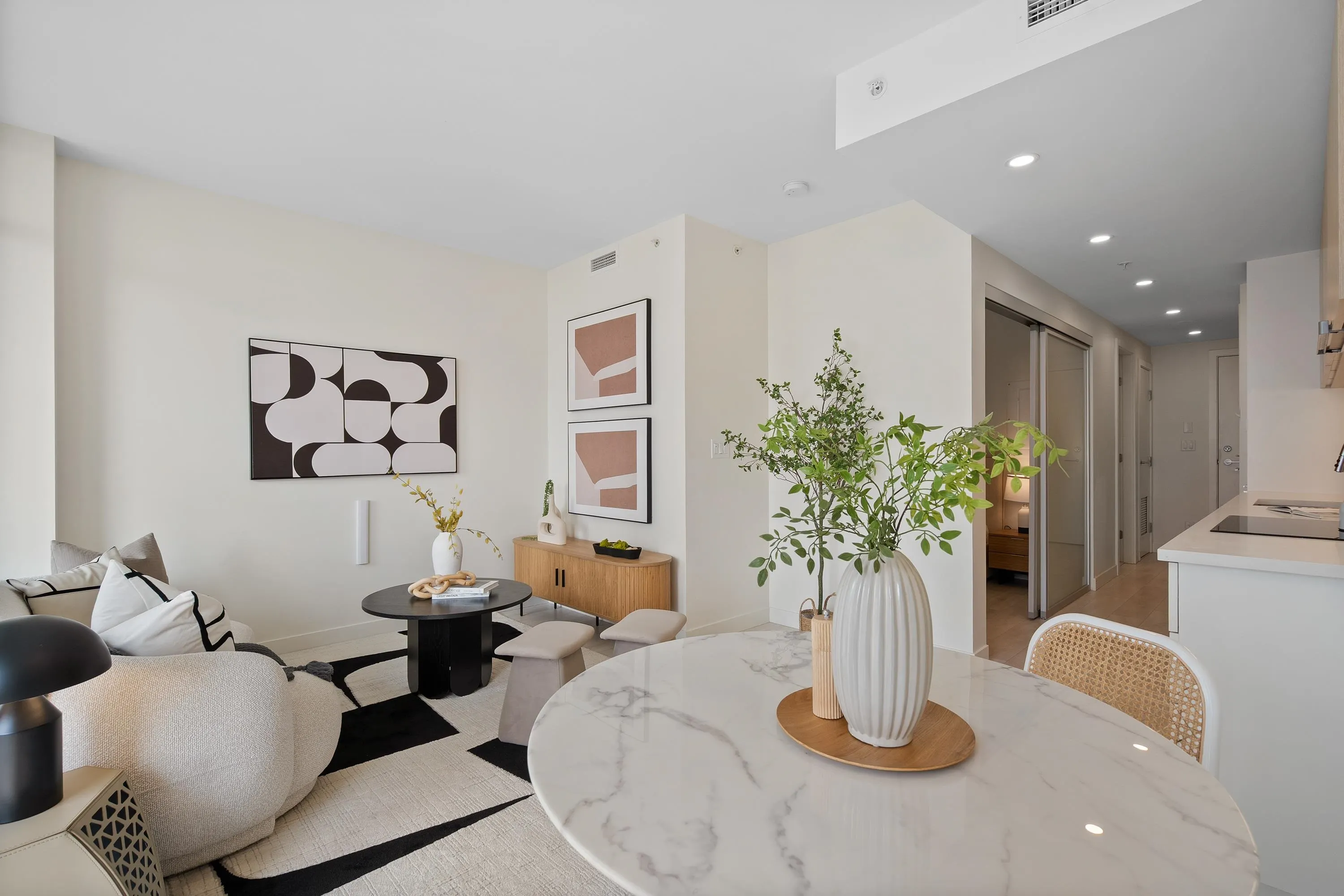 2106 13318 104 Avenue