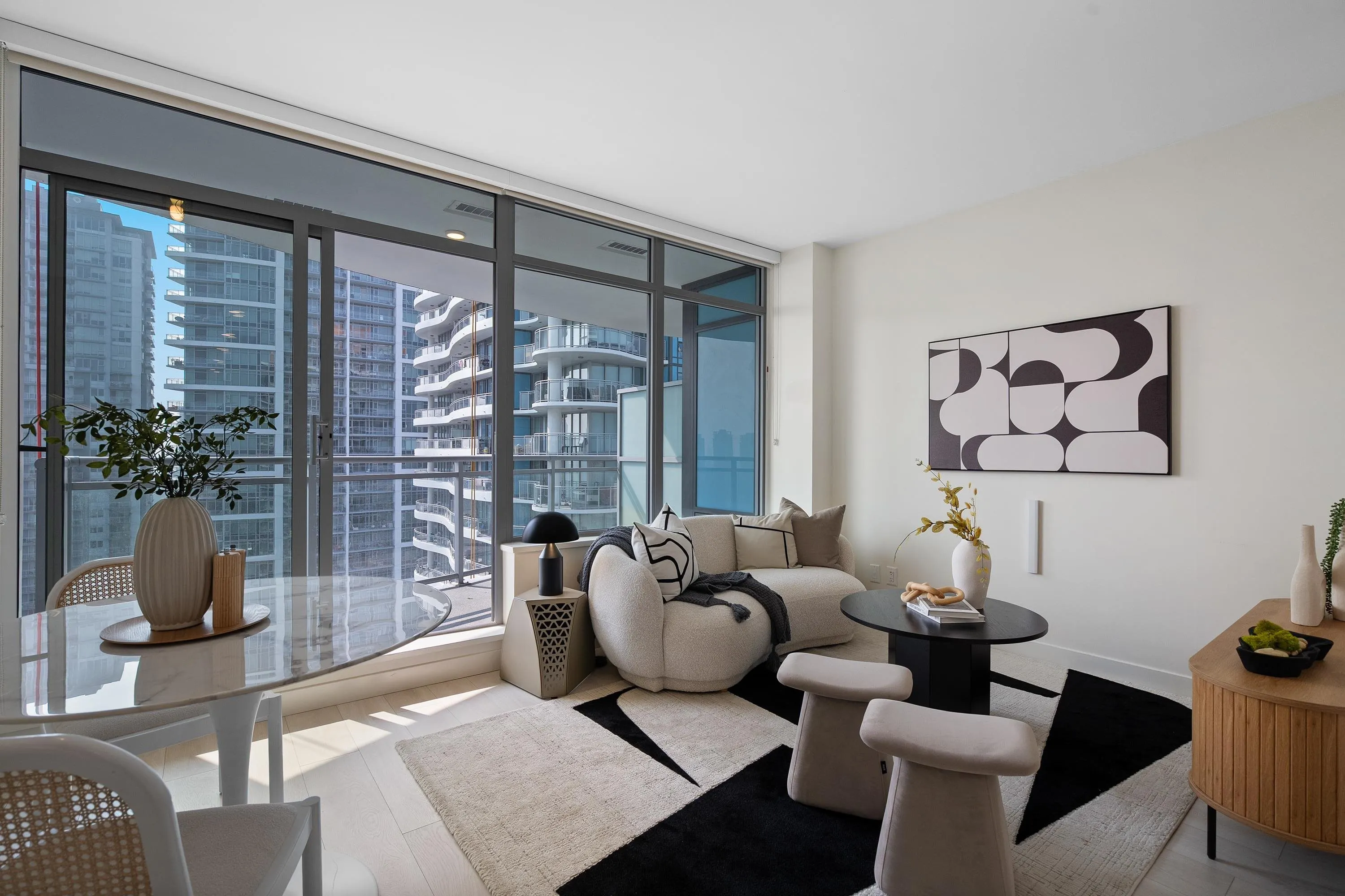 2106 13318 104 Avenue