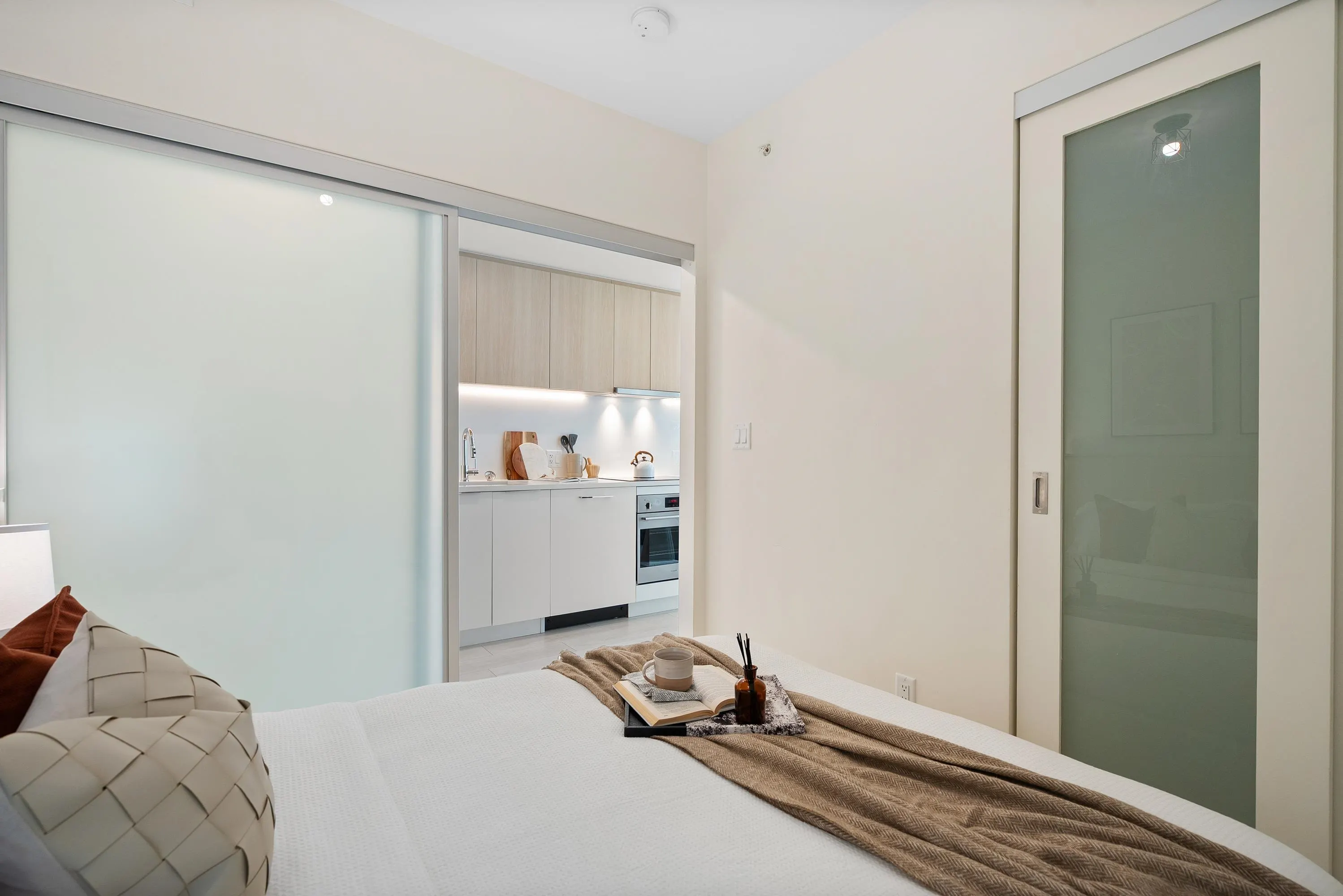 2106 13318 104 Avenue